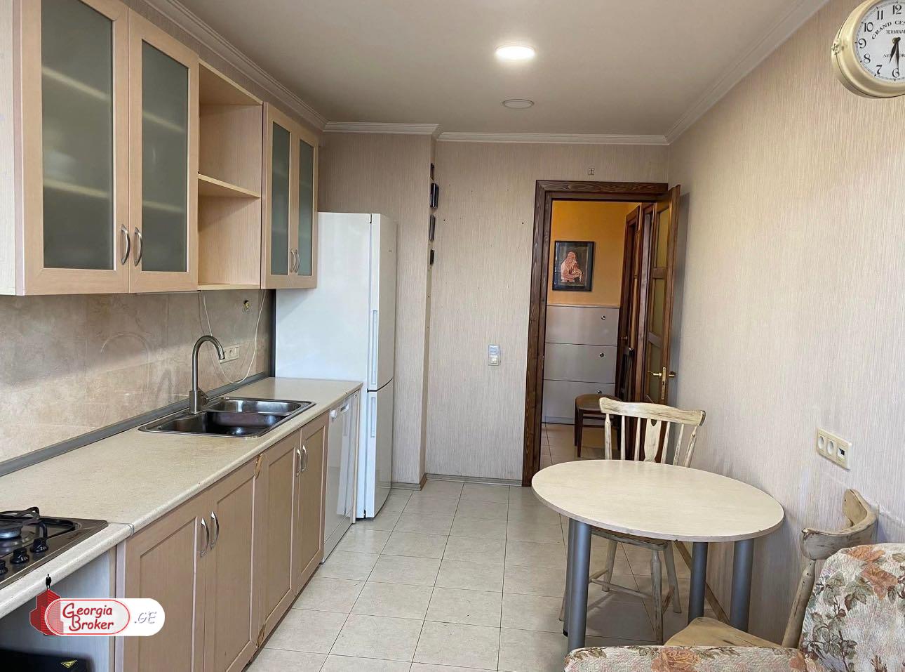 nearly repaired 2-room apartment for sale