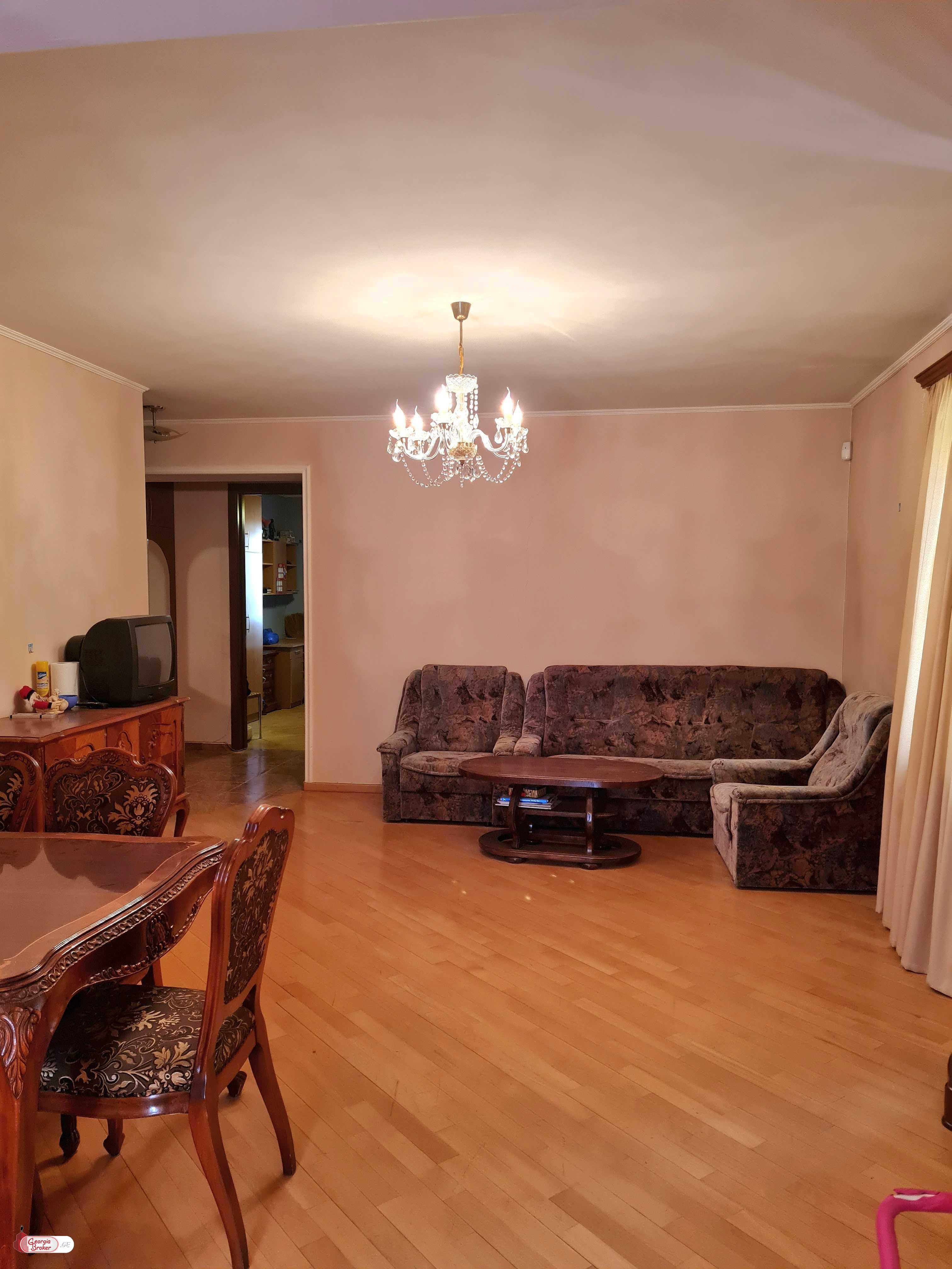 nearly repaired 3-room apartment for sale