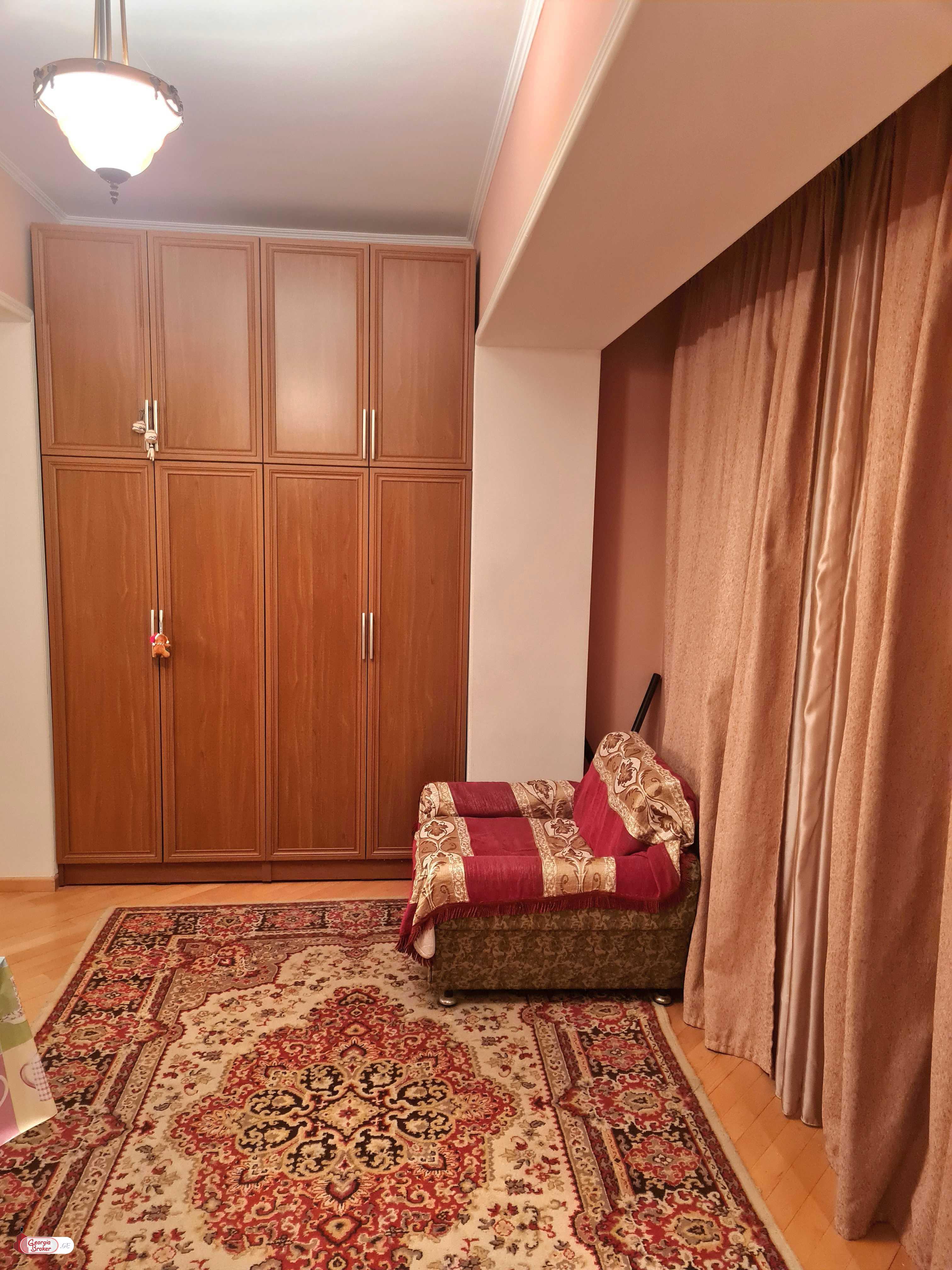 nearly repaired 3-room apartment for sale