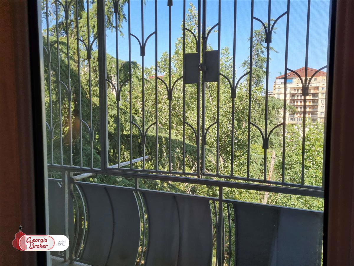 nearly repaired 3-room apartment for sale