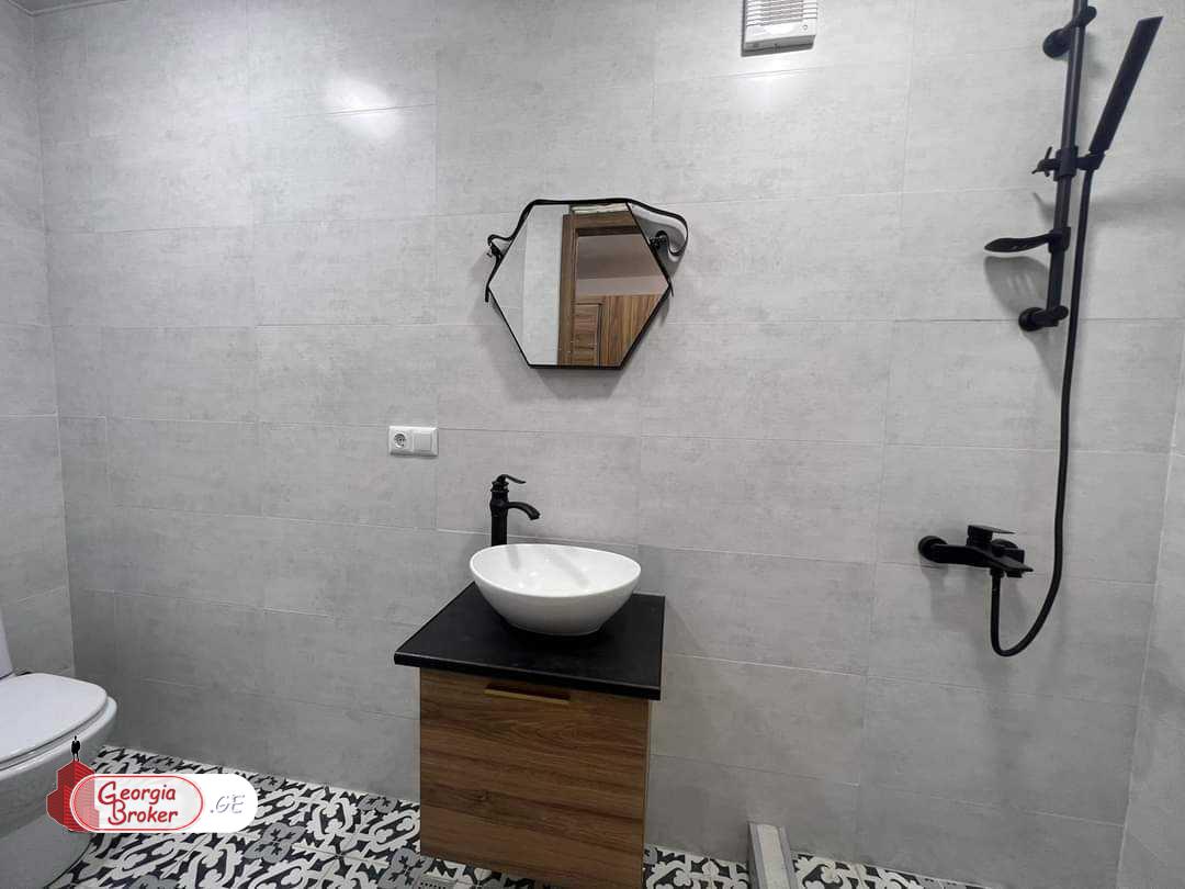 იყიდება ახალი გარემონტებული 3 ოთახიანი ბინა