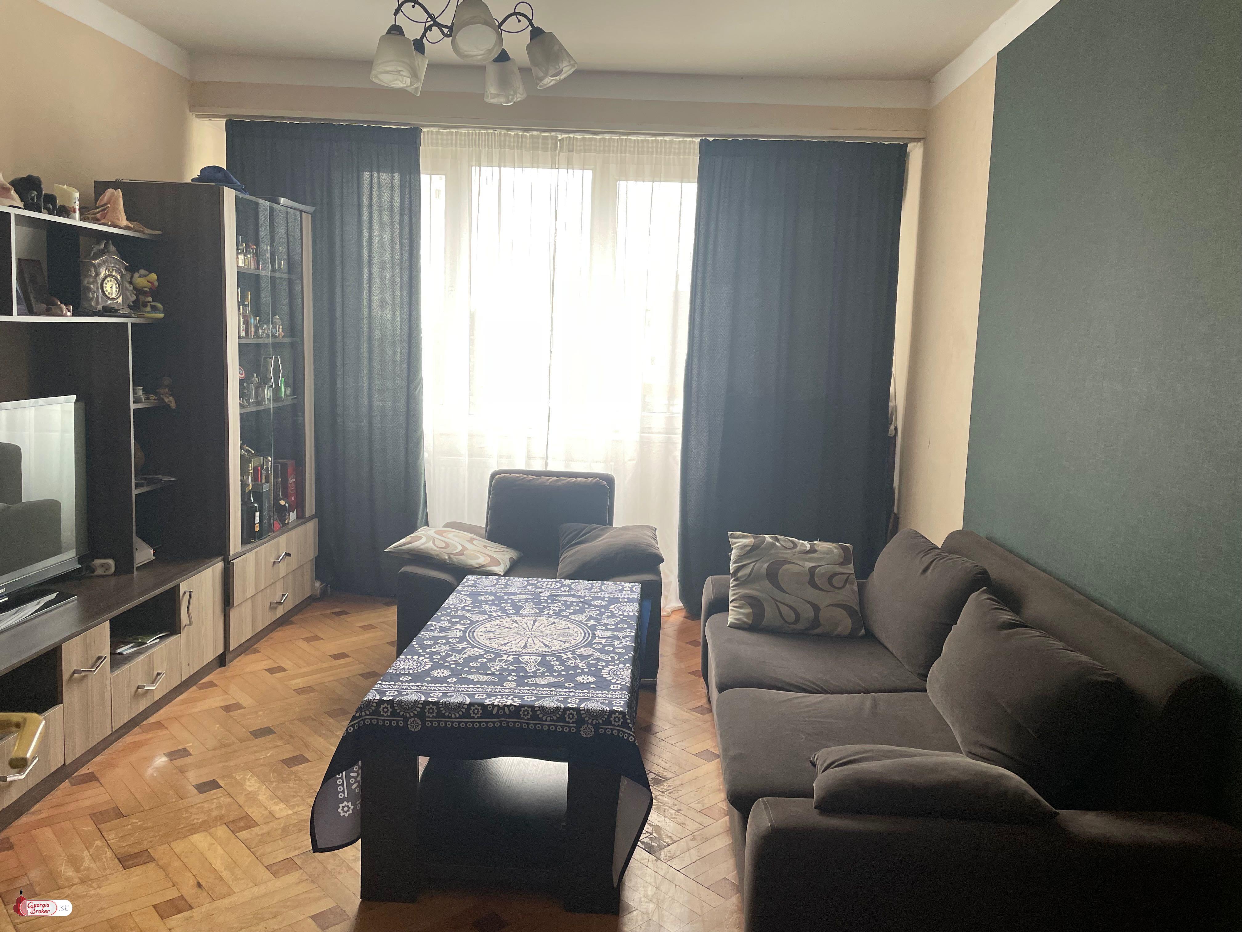 nearly repaired 3-room apartment for sale
