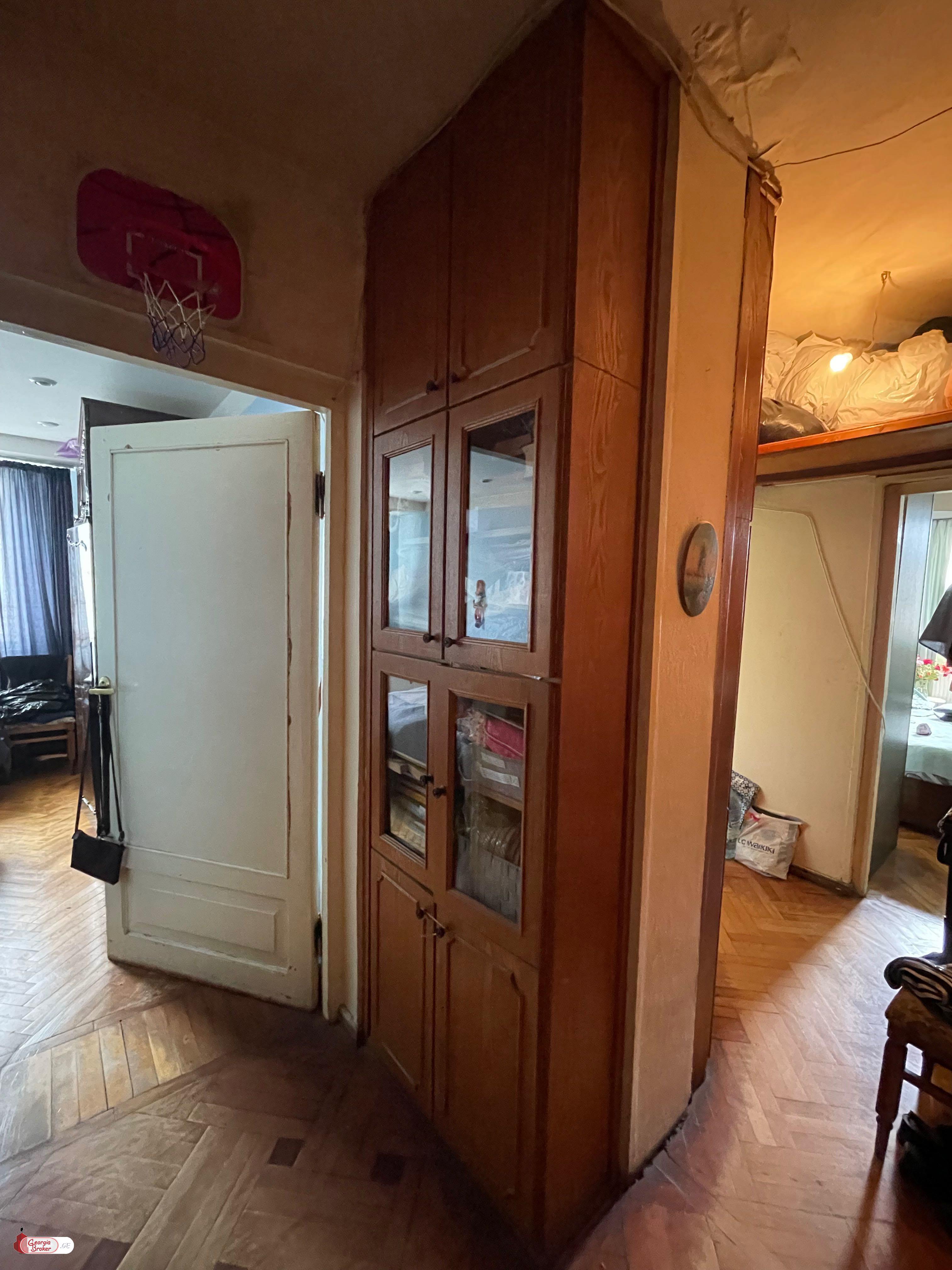 nearly repaired 3-room apartment for sale