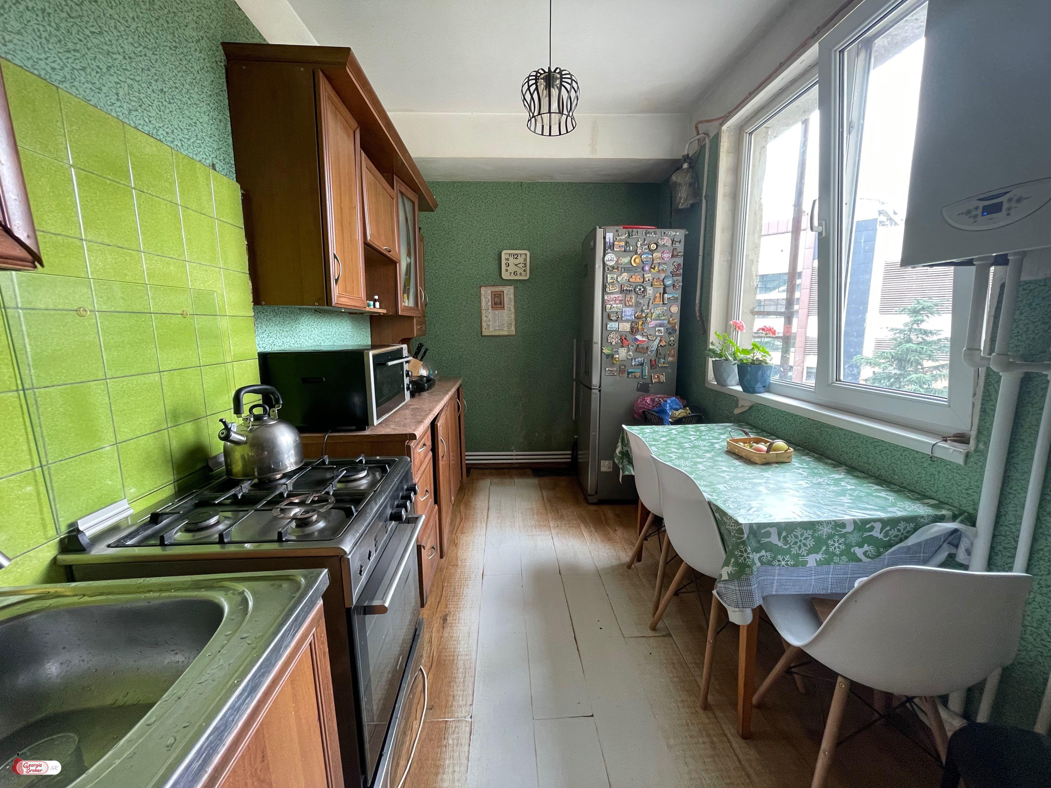 nearly repaired 3-room apartment for sale