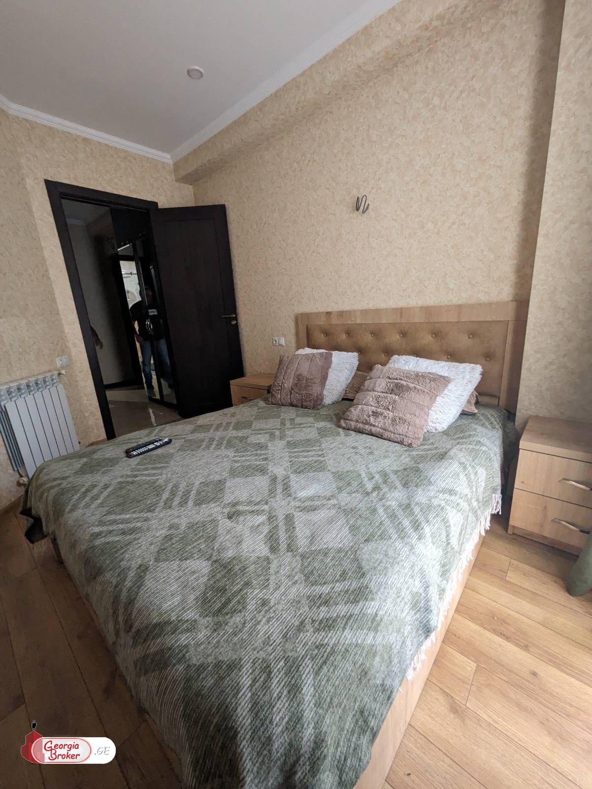 продается квартира с новым ремонтом 3-комнаты