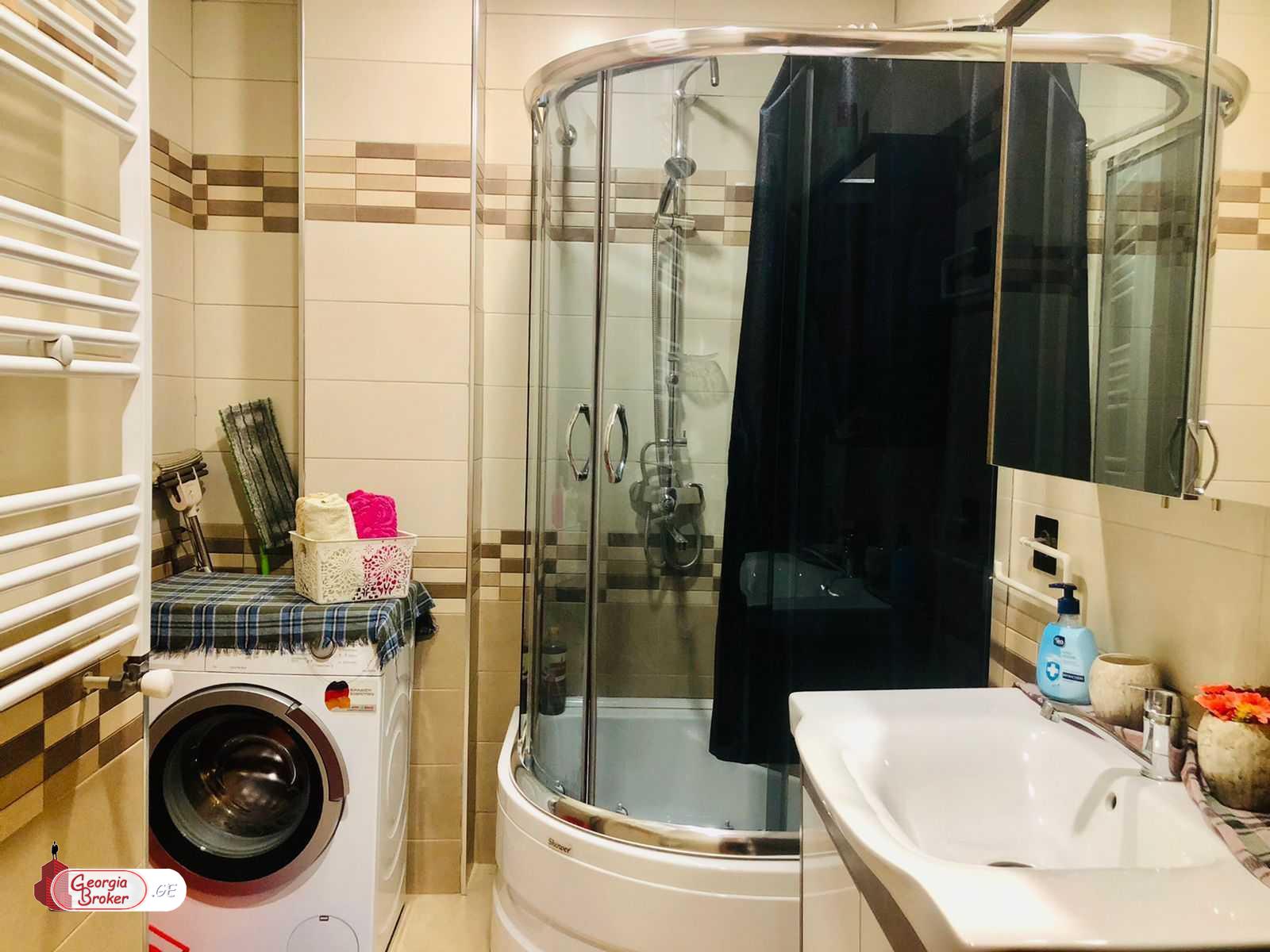 продается квартира с новым ремонтом 3-комнаты