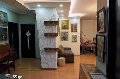 იყიდება ახალი გარემონტებული 5 ოთახიანი ბინა