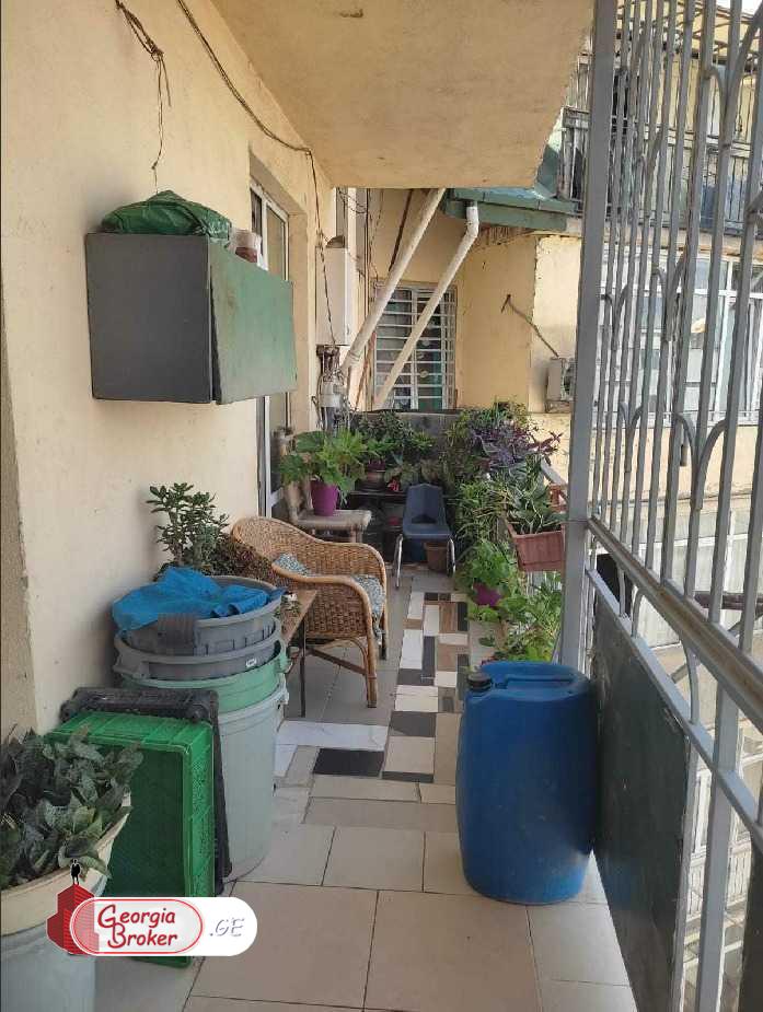 იყიდება ახალი გარემონტებული 5 ოთახიანი ბინა