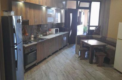 продается квартира с новым ремонтом 4-комнаты