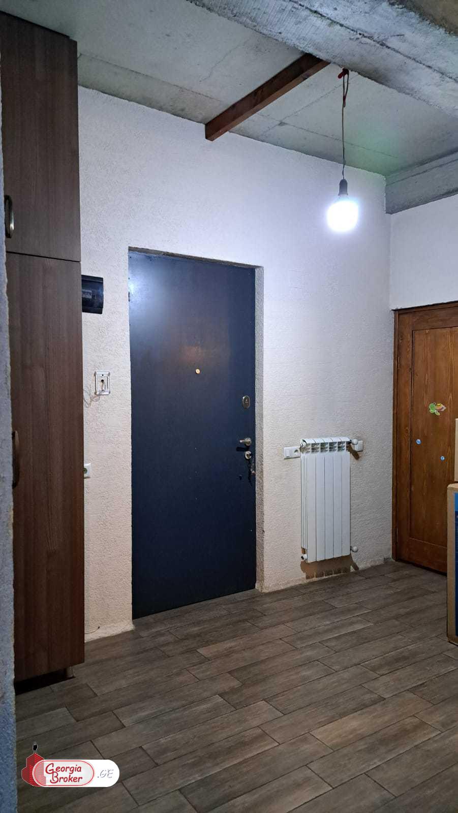 продается квартира с новым ремонтом 3-комнаты