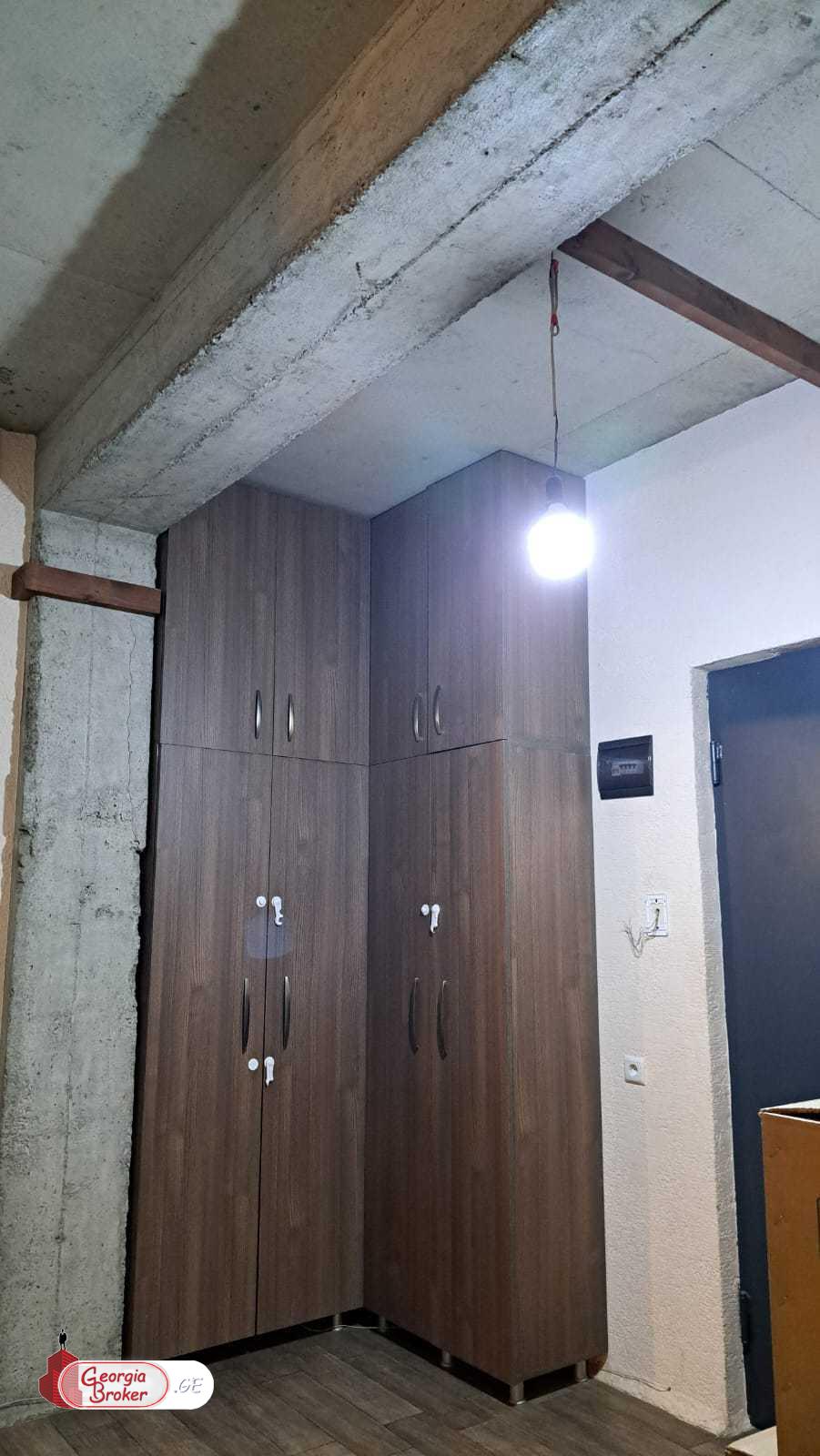 продается квартира с новым ремонтом 3-комнаты