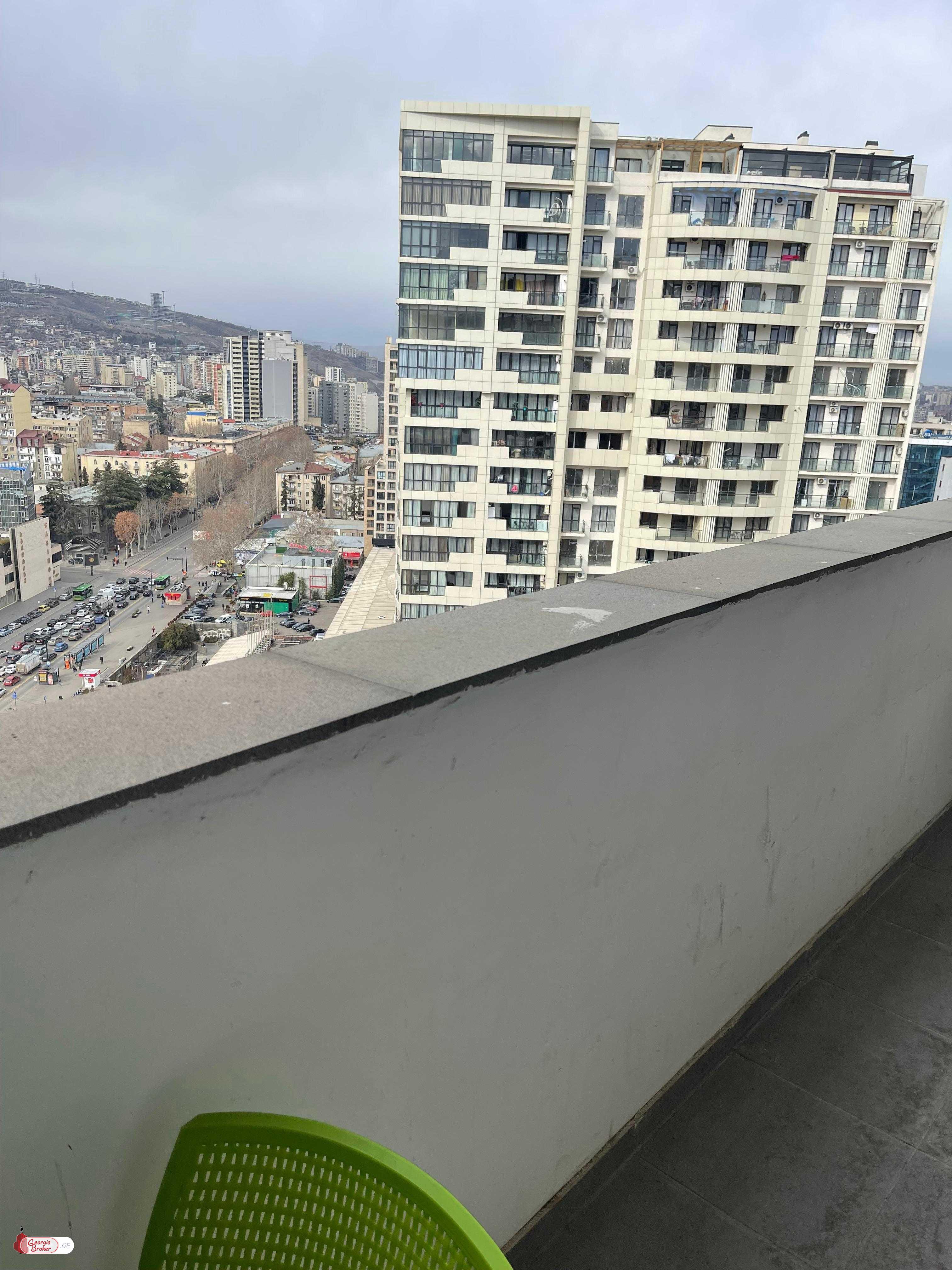 nearly repaired 3-room apartment for sale