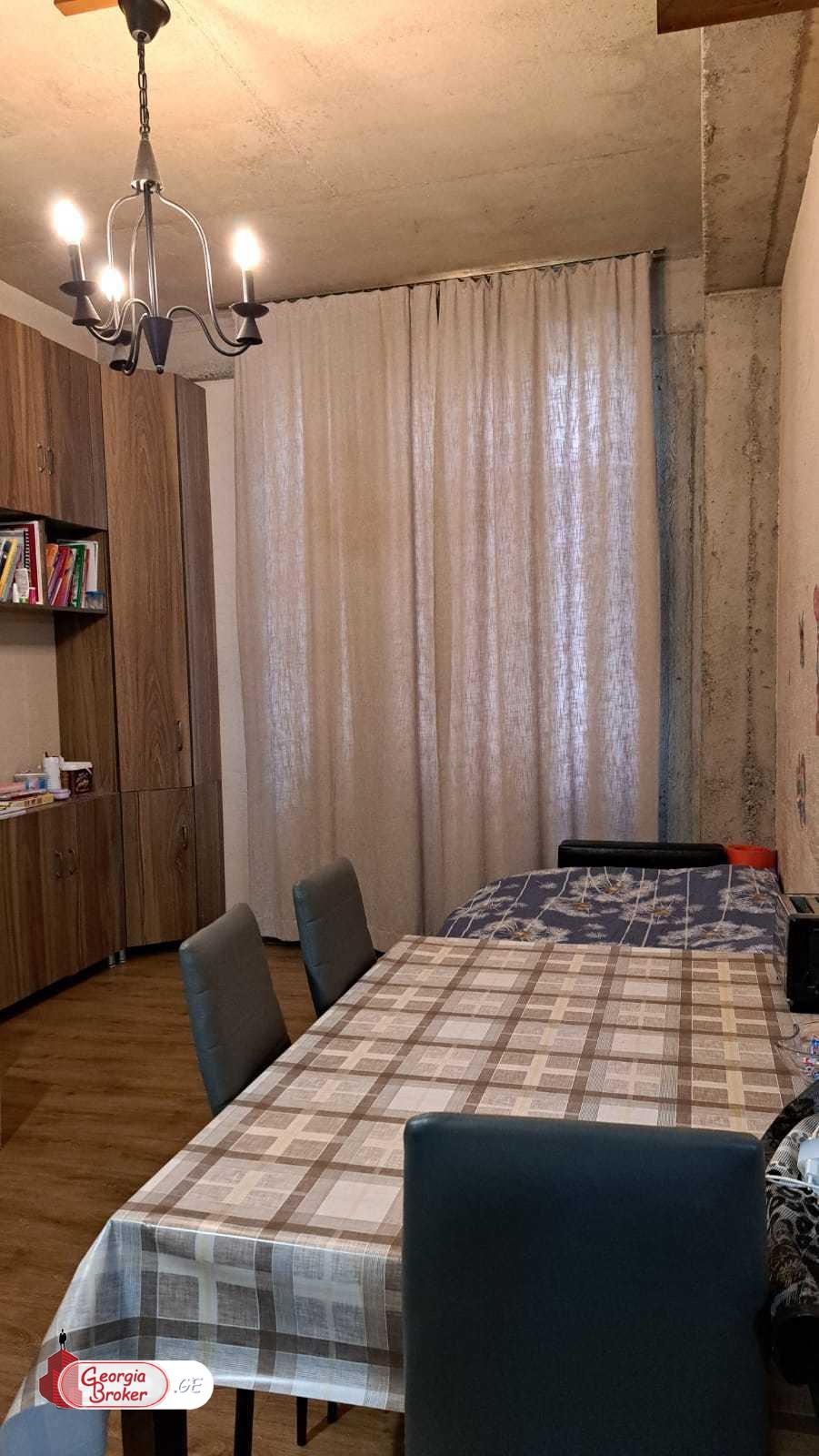 продается квартира с новым ремонтом 3-комнаты