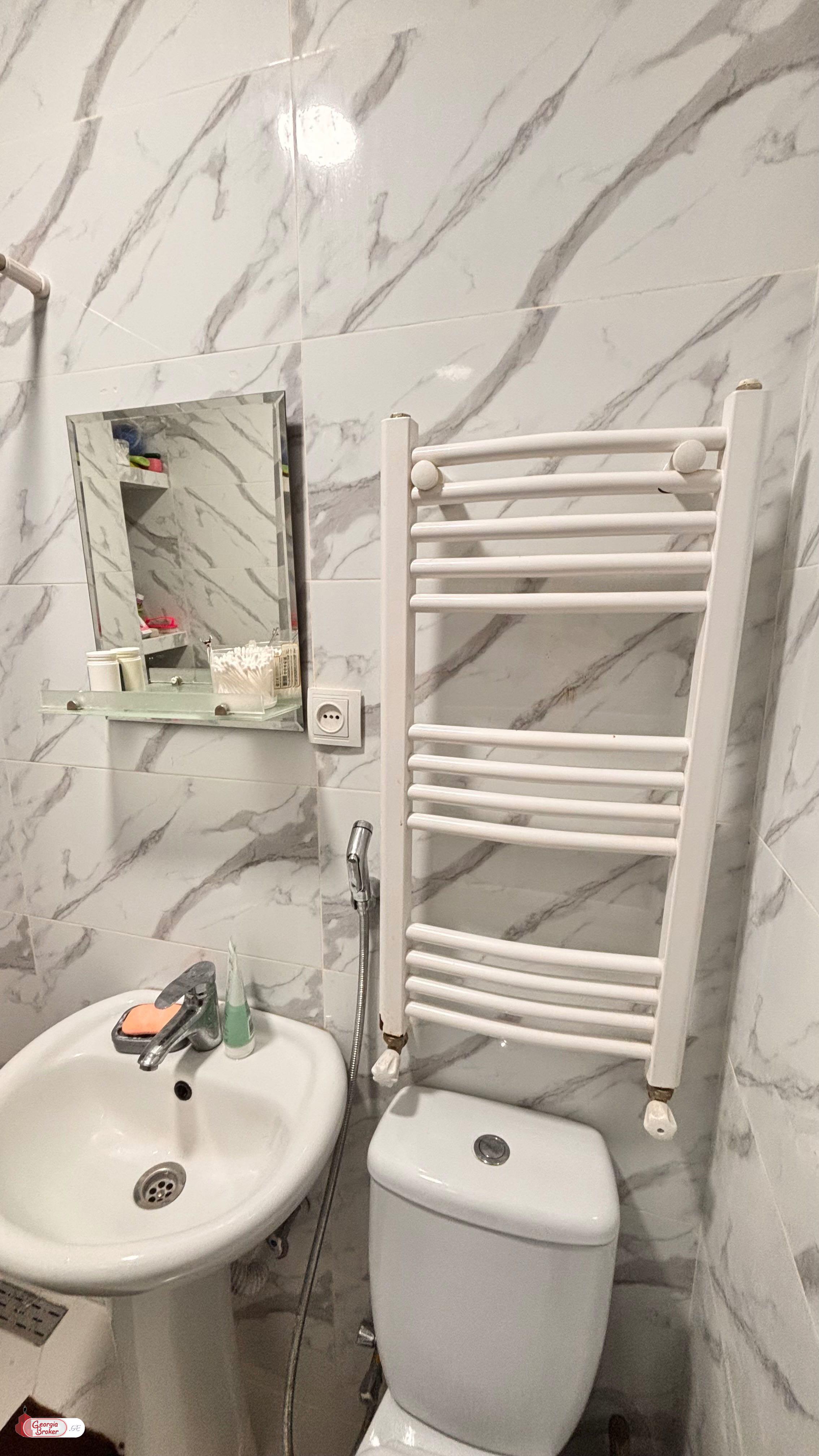 nearly repaired 3-room apartment for sale