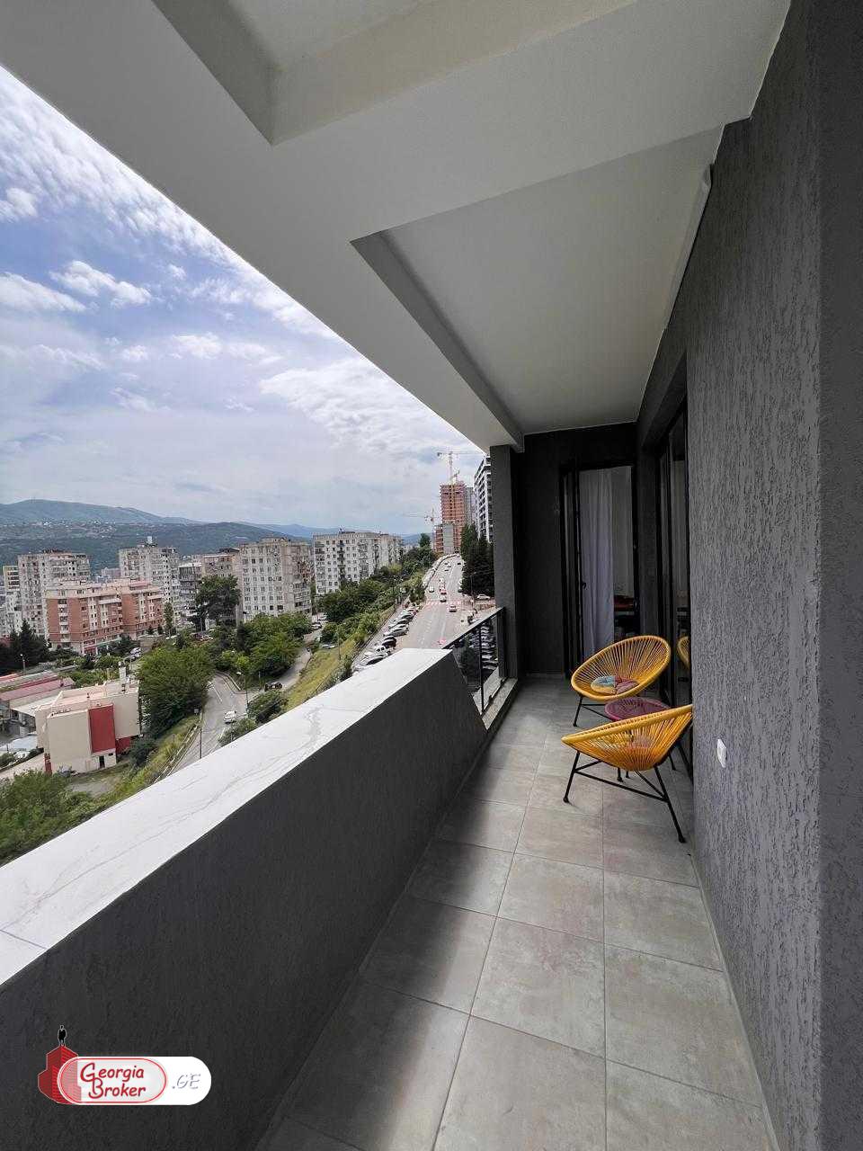 nearly repaired 3-room apartment for sale