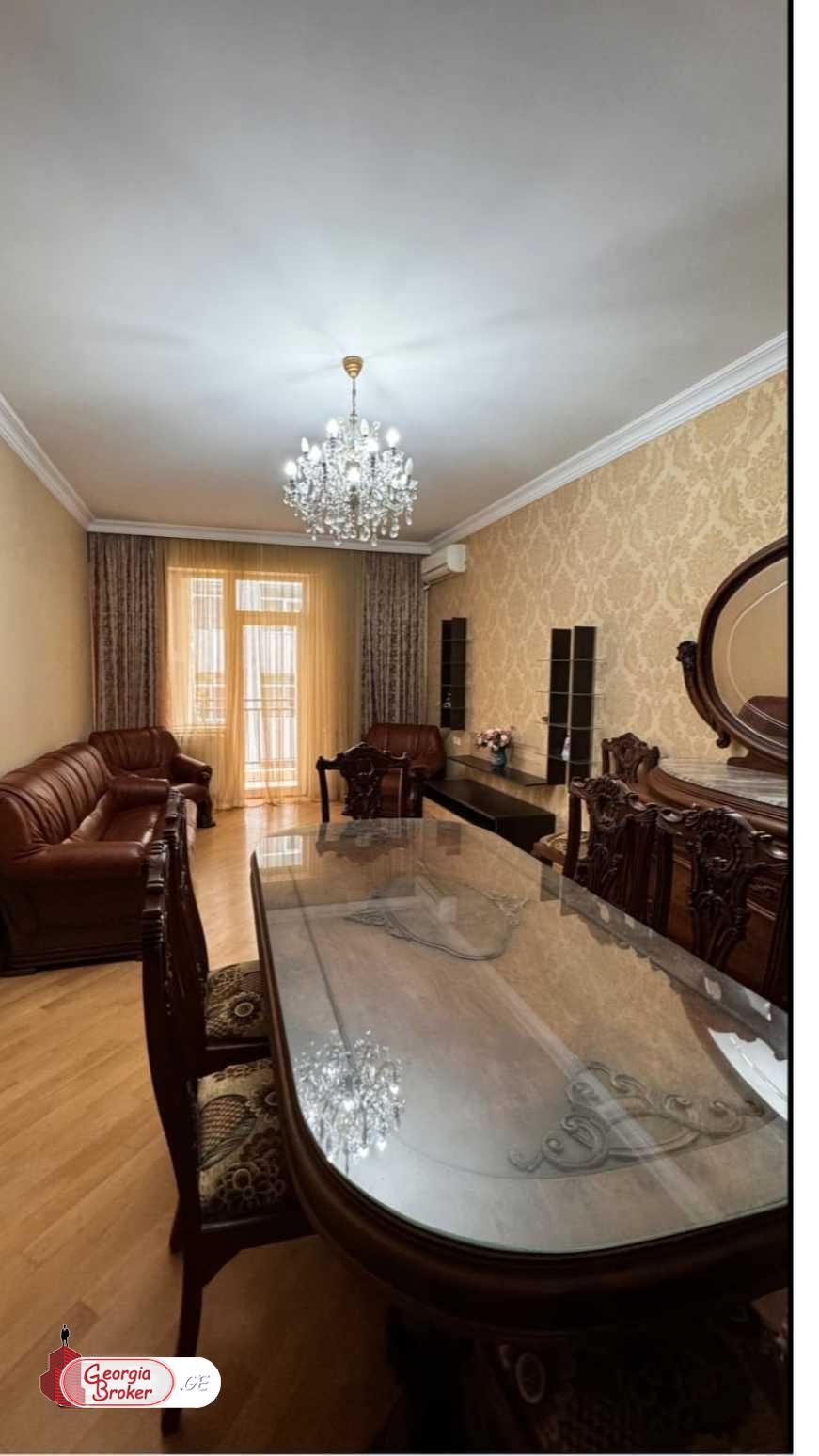 продается квартира с новым ремонтом 4-комнаты