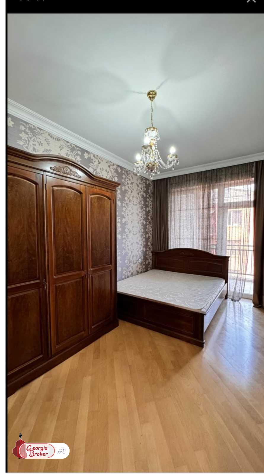 продается квартира с новым ремонтом 4-комнаты