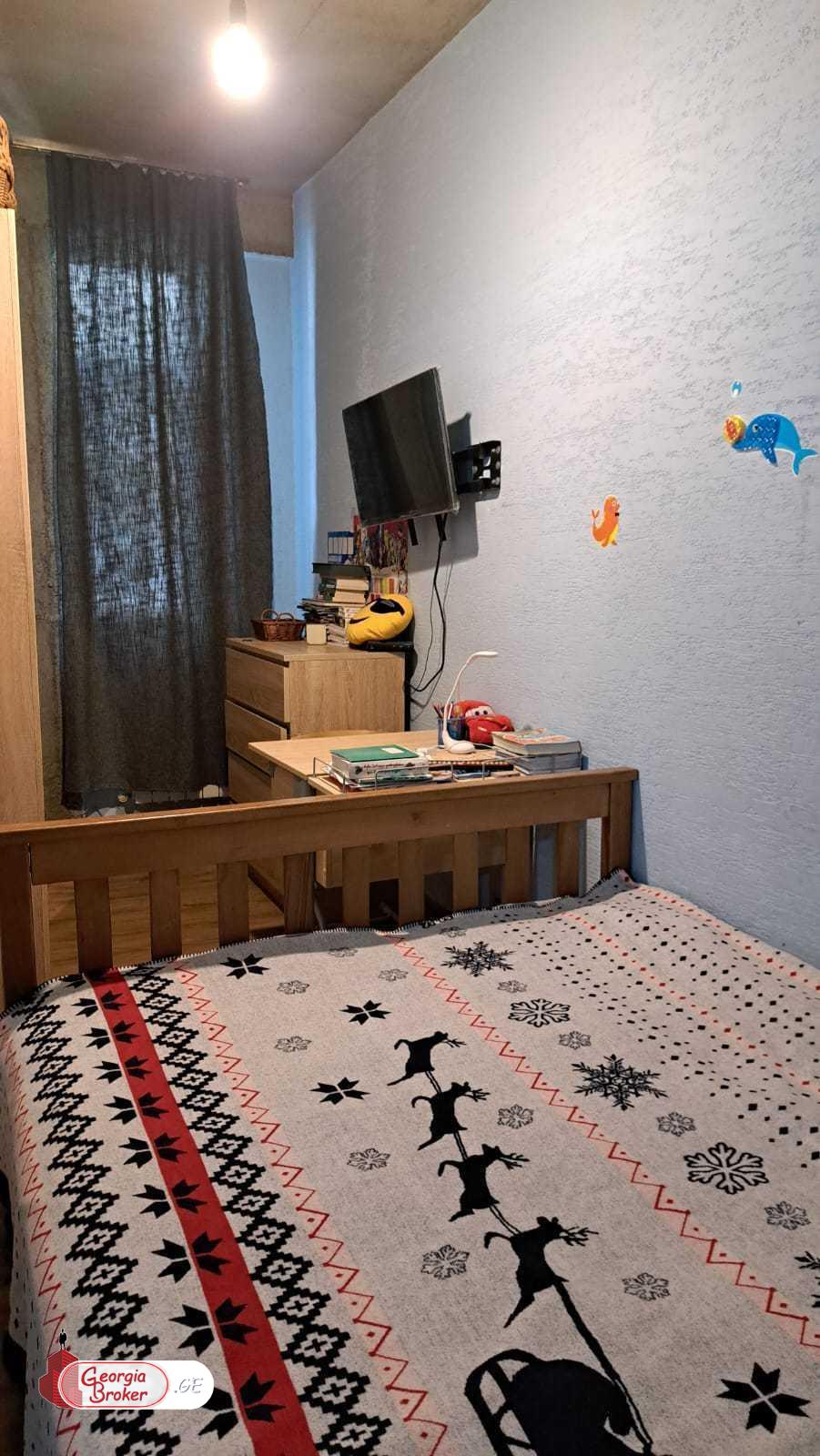 продается квартира с новым ремонтом 3-комнаты