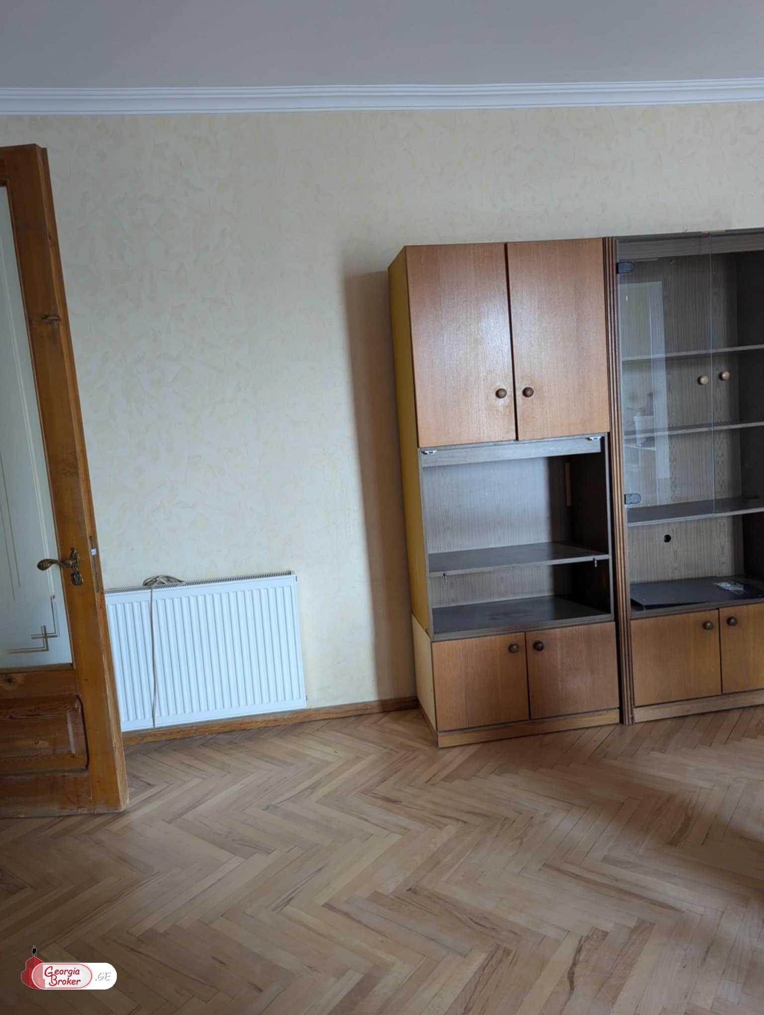 nearly repaired 3-room apartment for sale