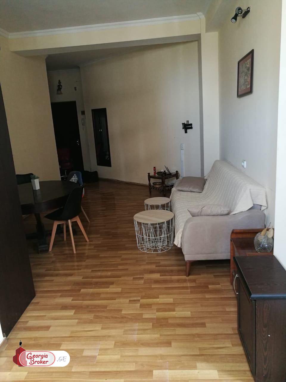 იყიდება ახალი გარემონტებული 2 ოთახიანი ბინა