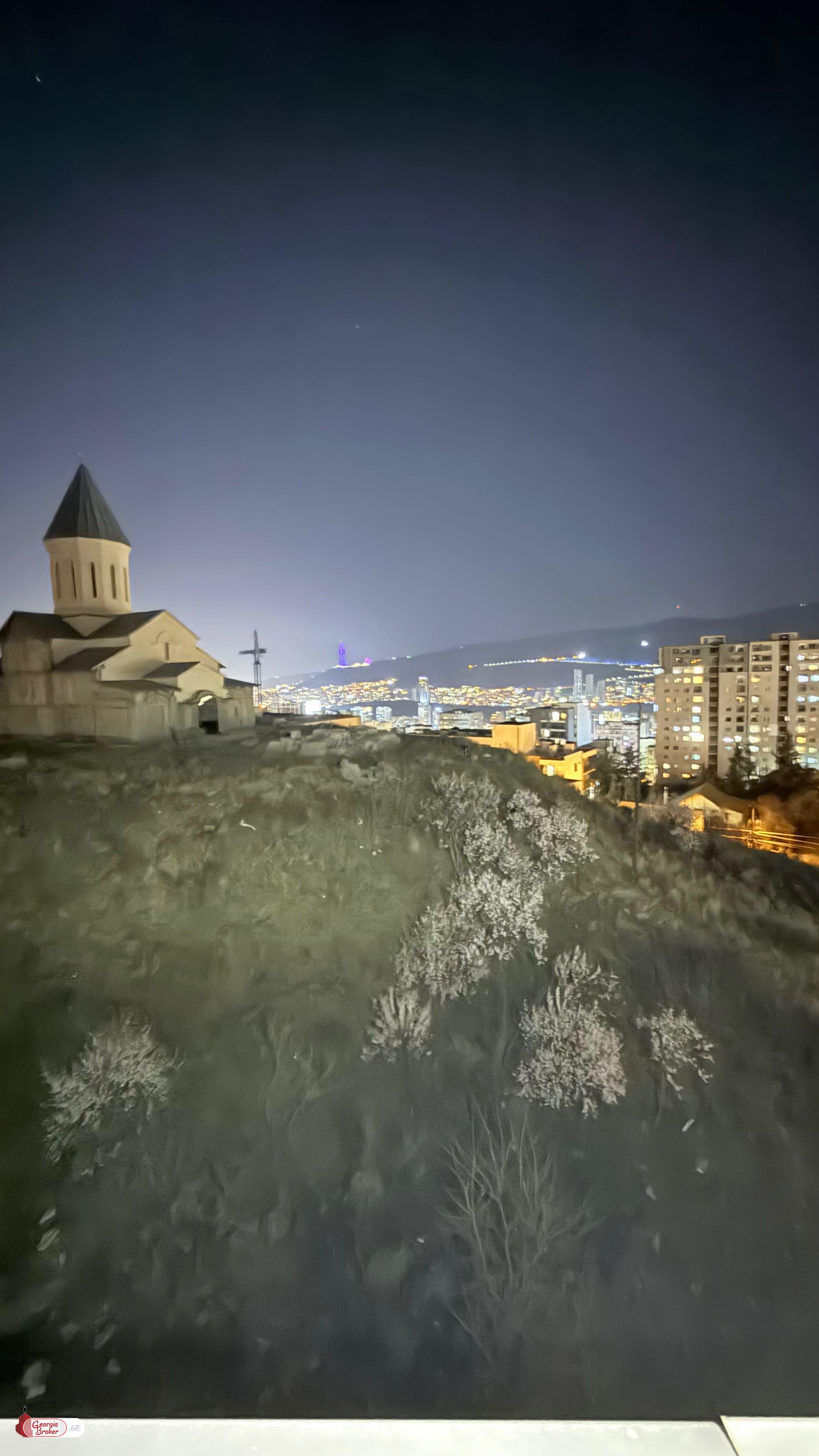 იყიდება ახალი გარემონტებული 2 ოთახიანი ბინა