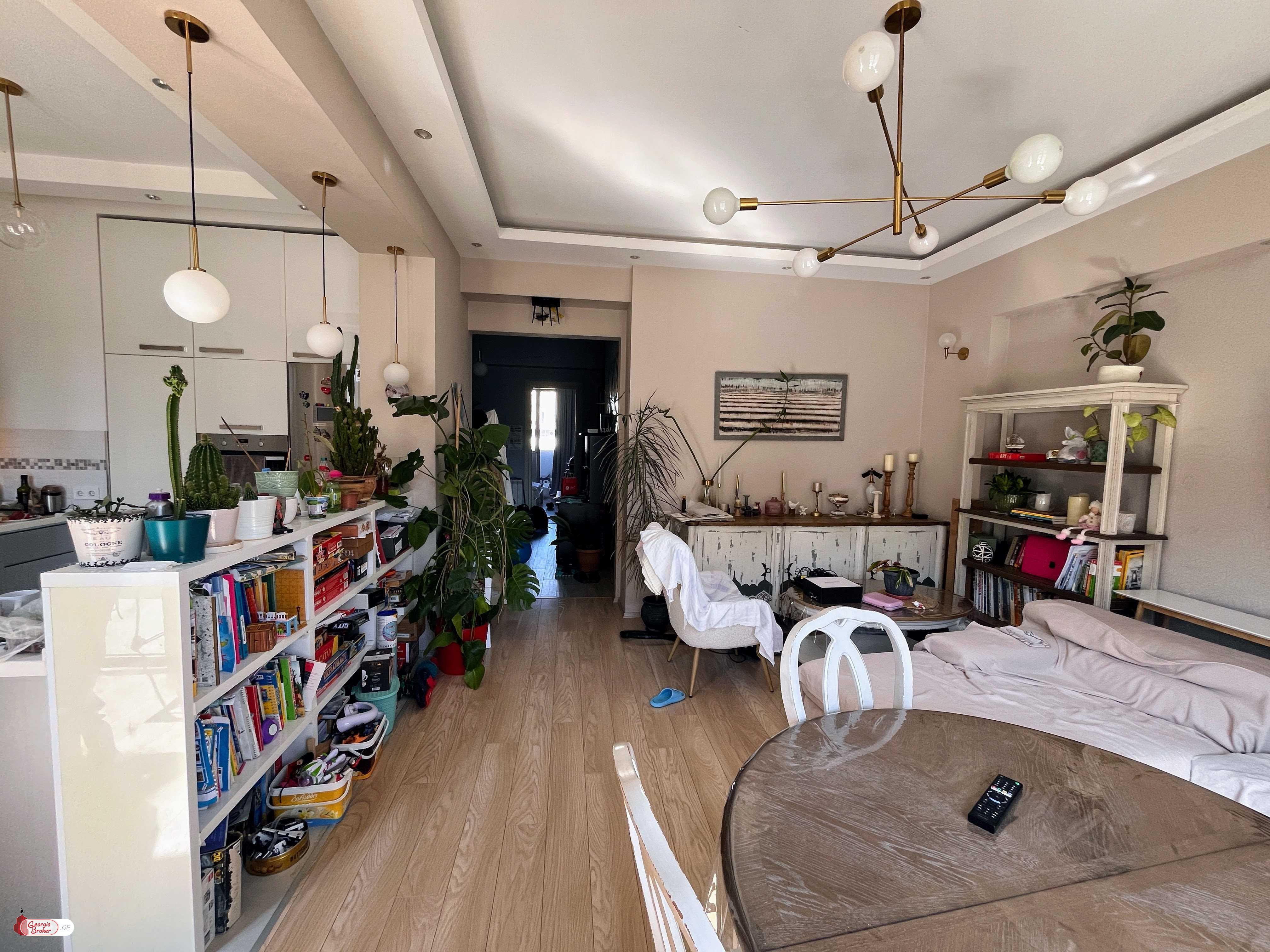 nearly repaired 3-room apartment for sale