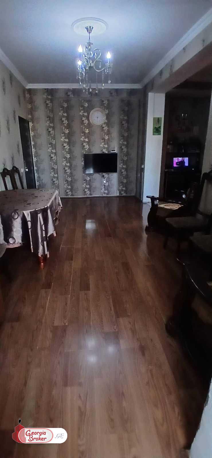 продается квартира с новым ремонтом 3-комнаты