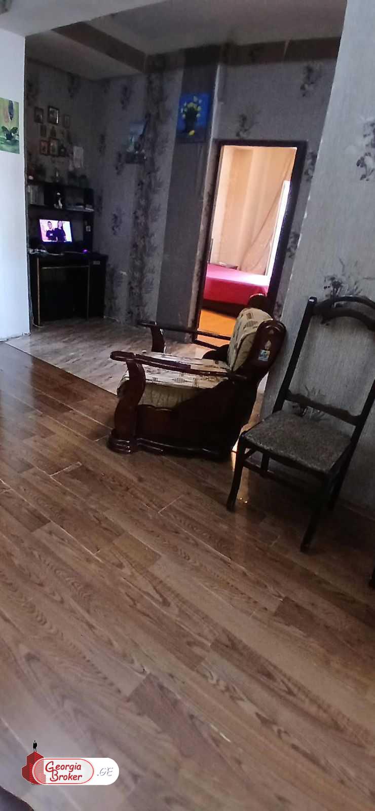 продается квартира с новым ремонтом 3-комнаты