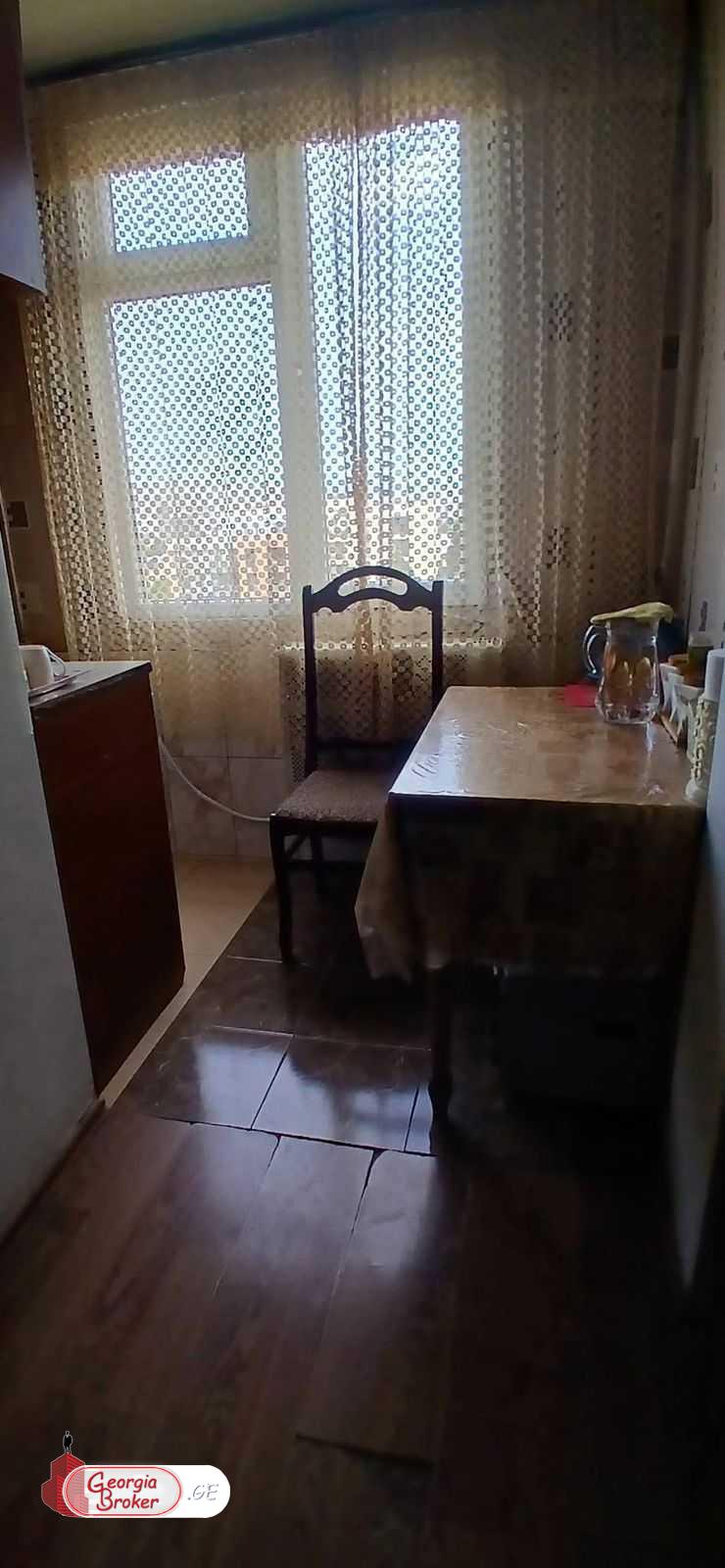 продается квартира с новым ремонтом 3-комнаты