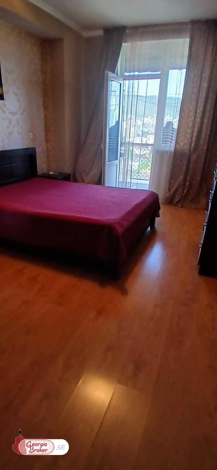 продается квартира с новым ремонтом 3-комнаты