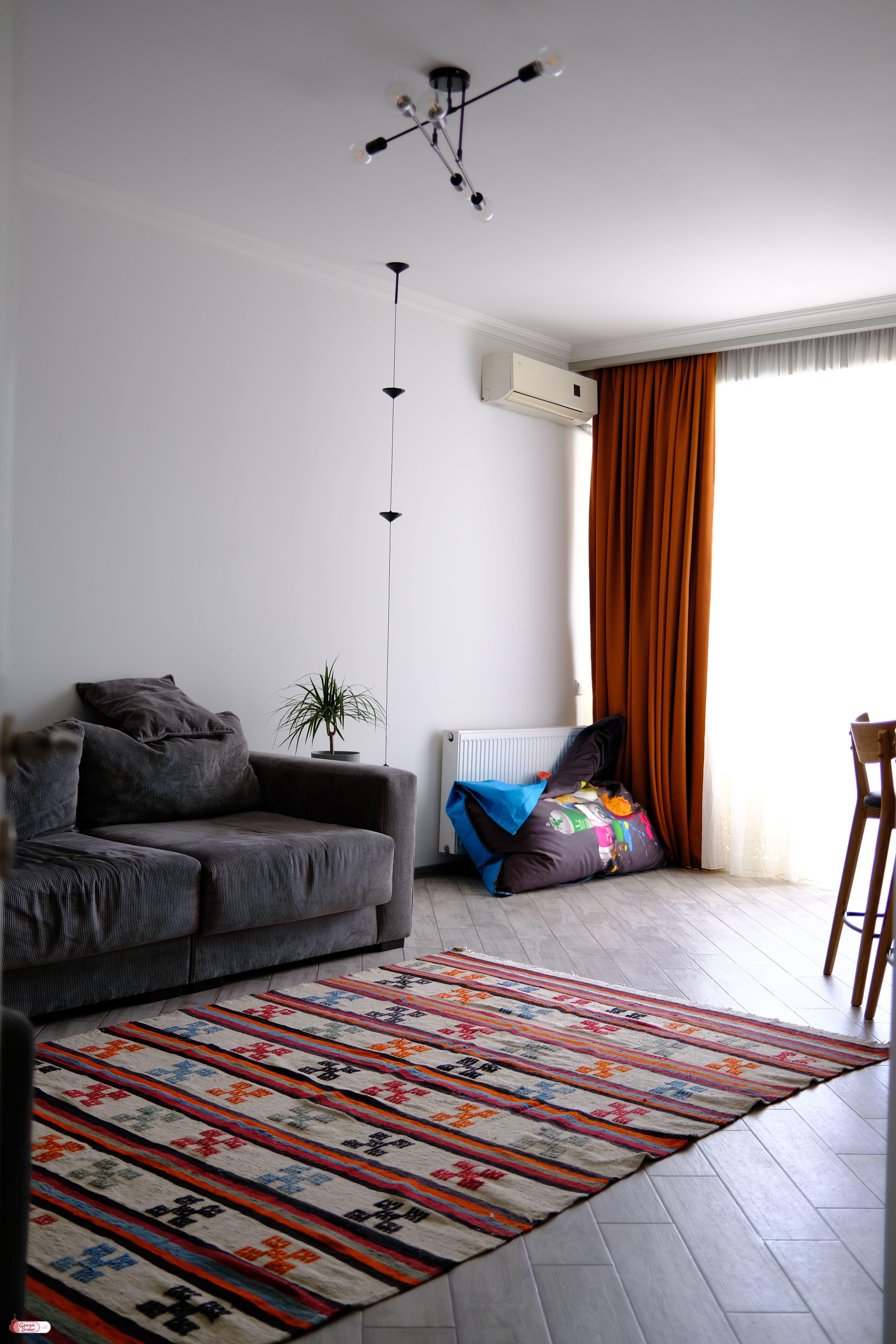 продается квартира с новым ремонтом 3-комнаты