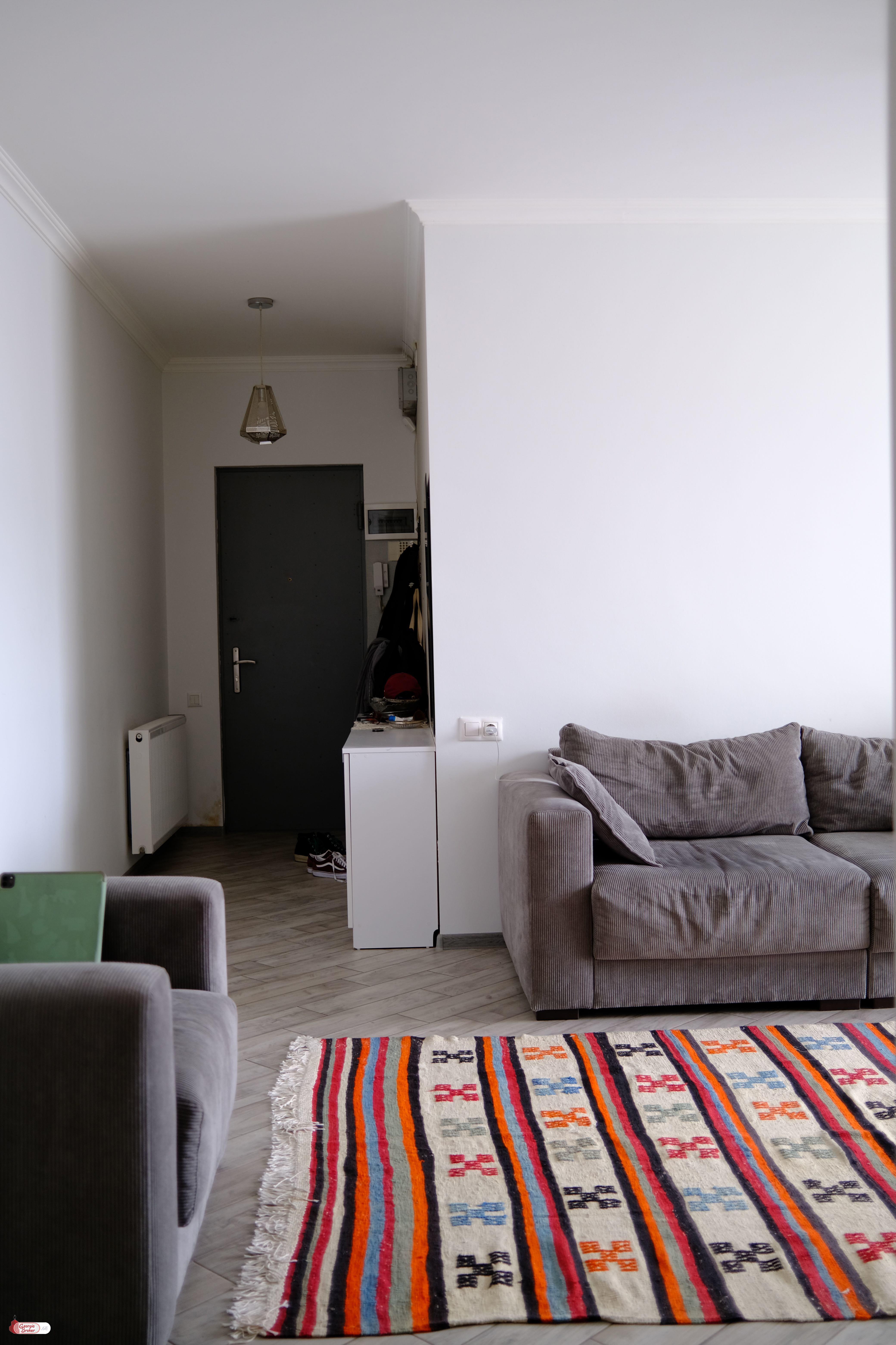 продается квартира с новым ремонтом 3-комнаты