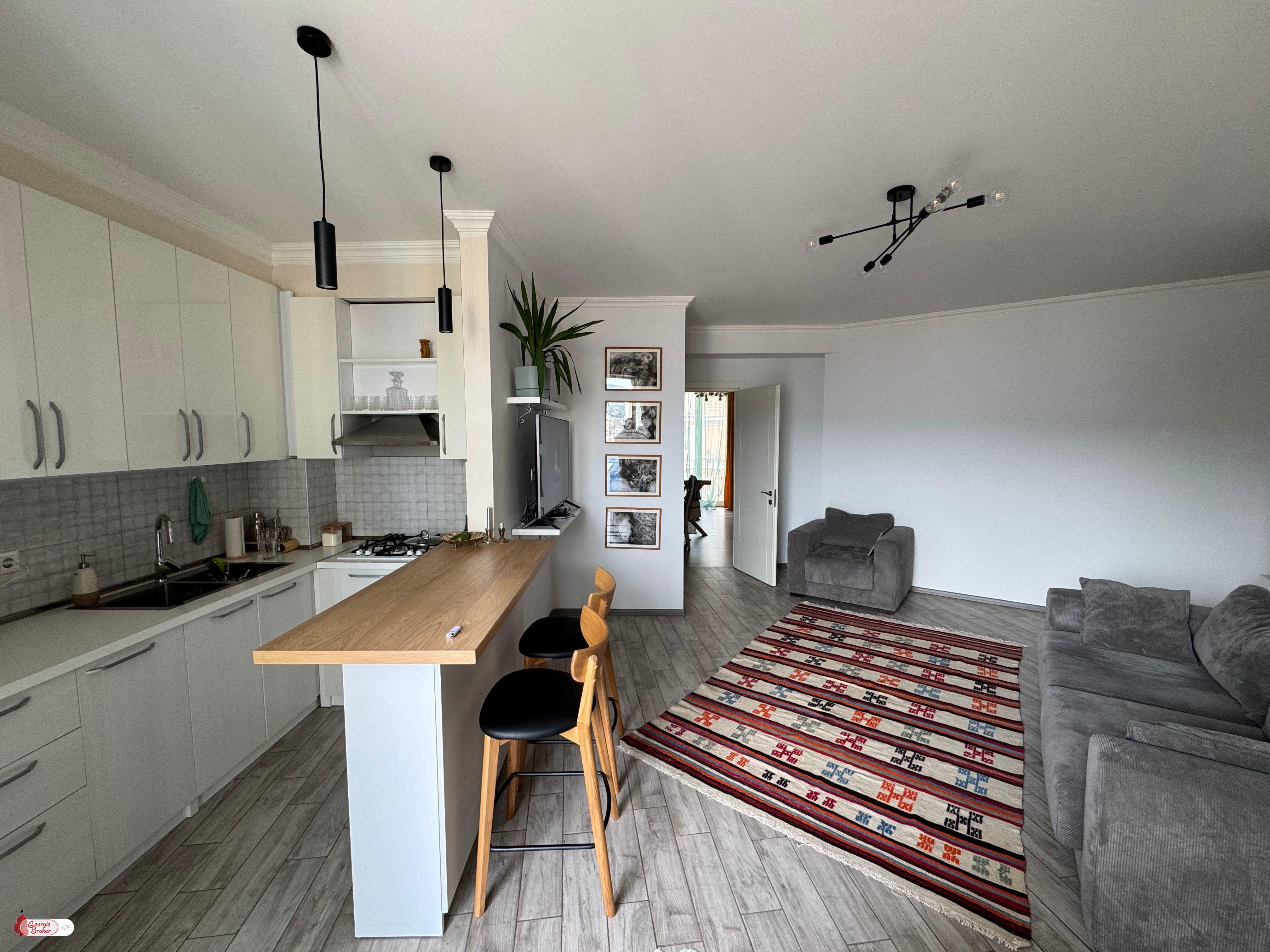 продается квартира с новым ремонтом 3-комнаты