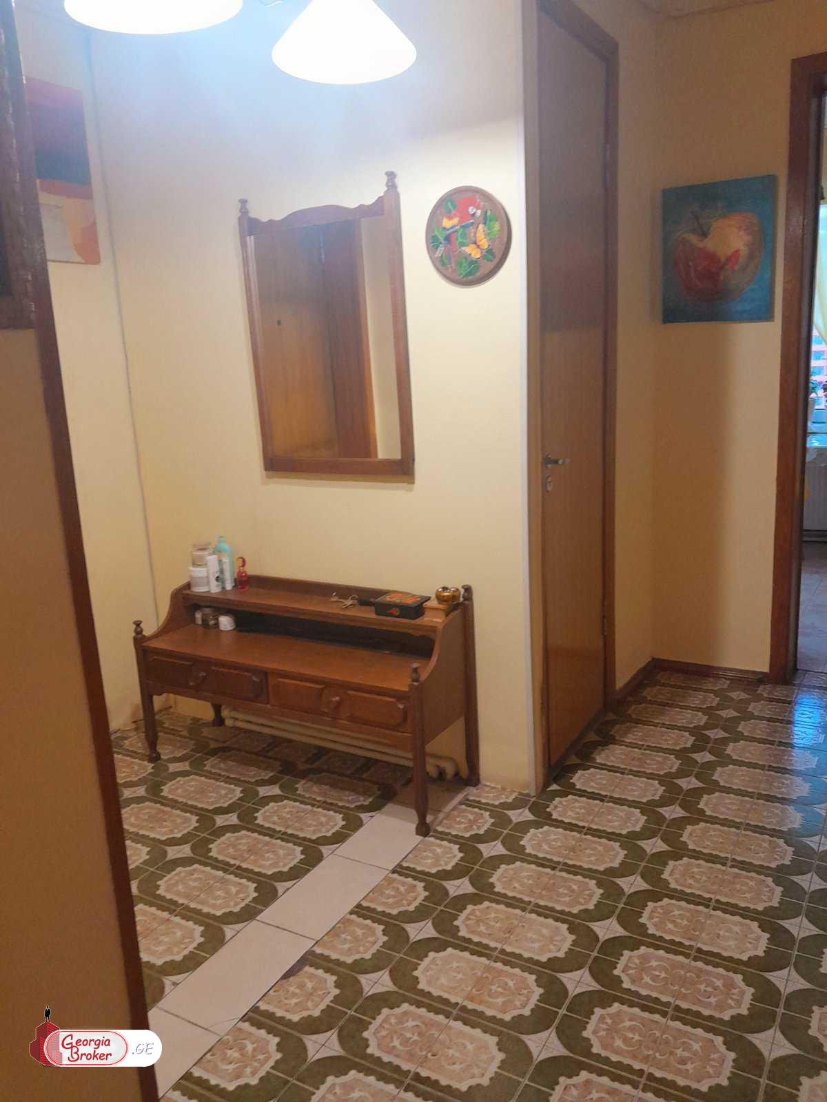 nearly repaired 3-room apartment for sale