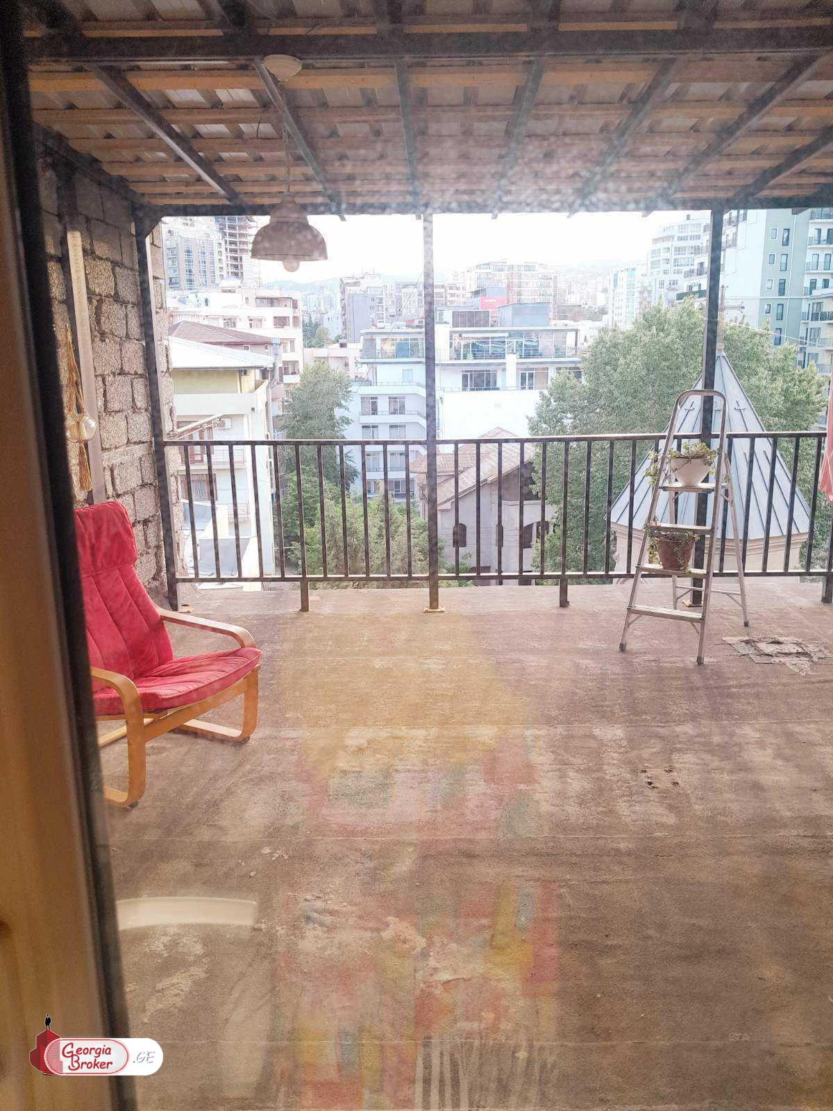 nearly repaired 3-room apartment for sale