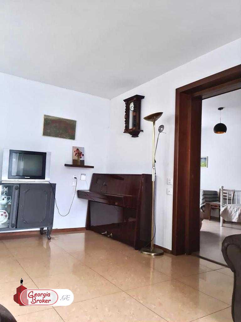 იყიდება ახალი გარემონტებული 4 ოთახიანი ბინა