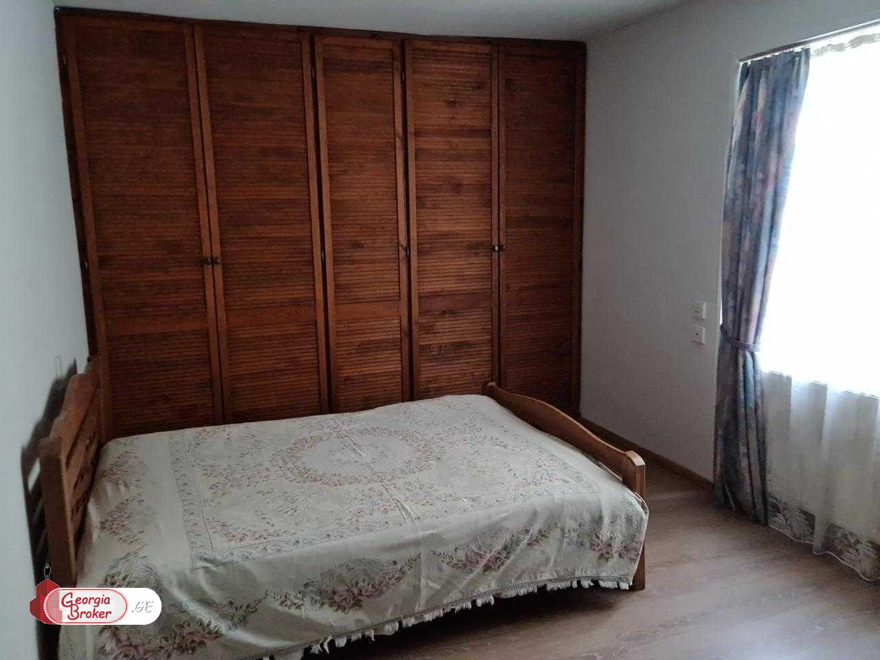 იყიდება ახალი გარემონტებული 4 ოთახიანი ბინა