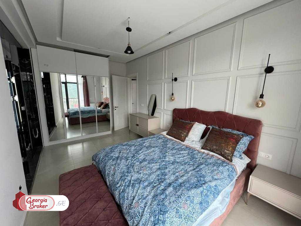 იყიდება ახალი გარემონტებული 4 ოთახიანი ბინა