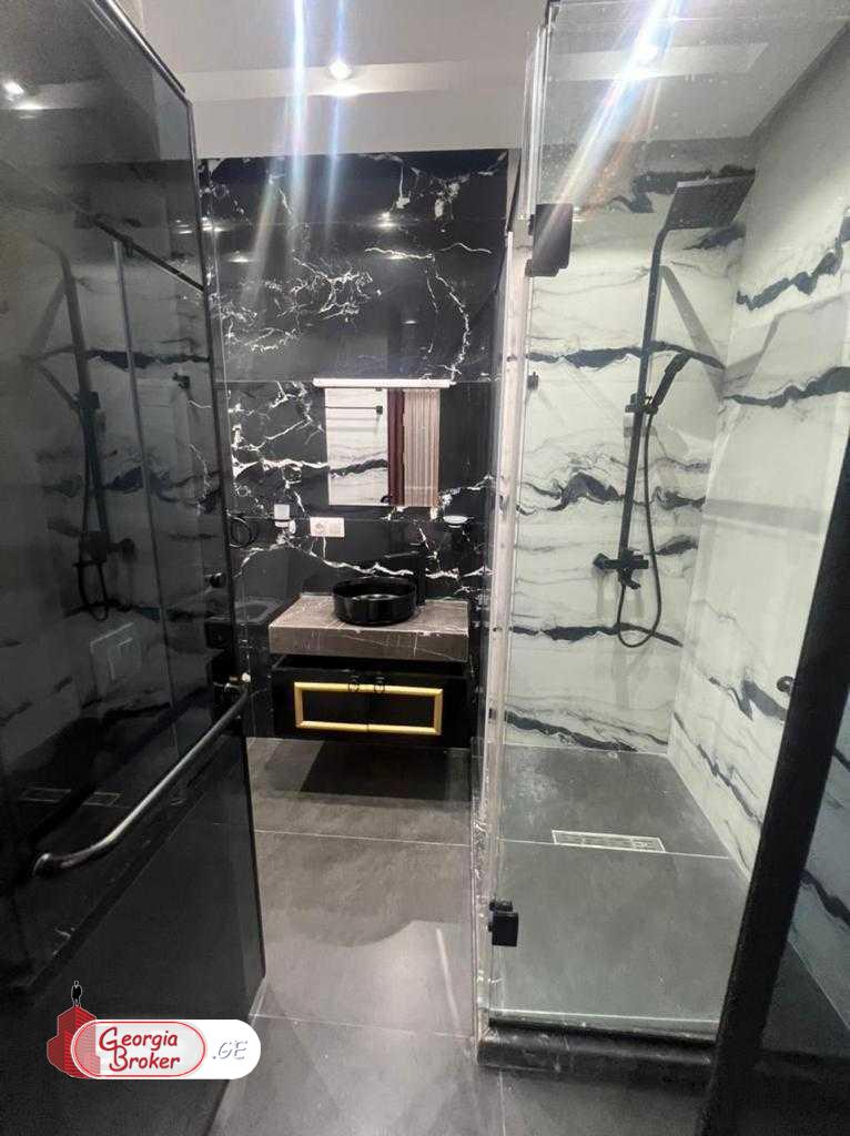 იყიდება ახალი გარემონტებული 4 ოთახიანი ბინა