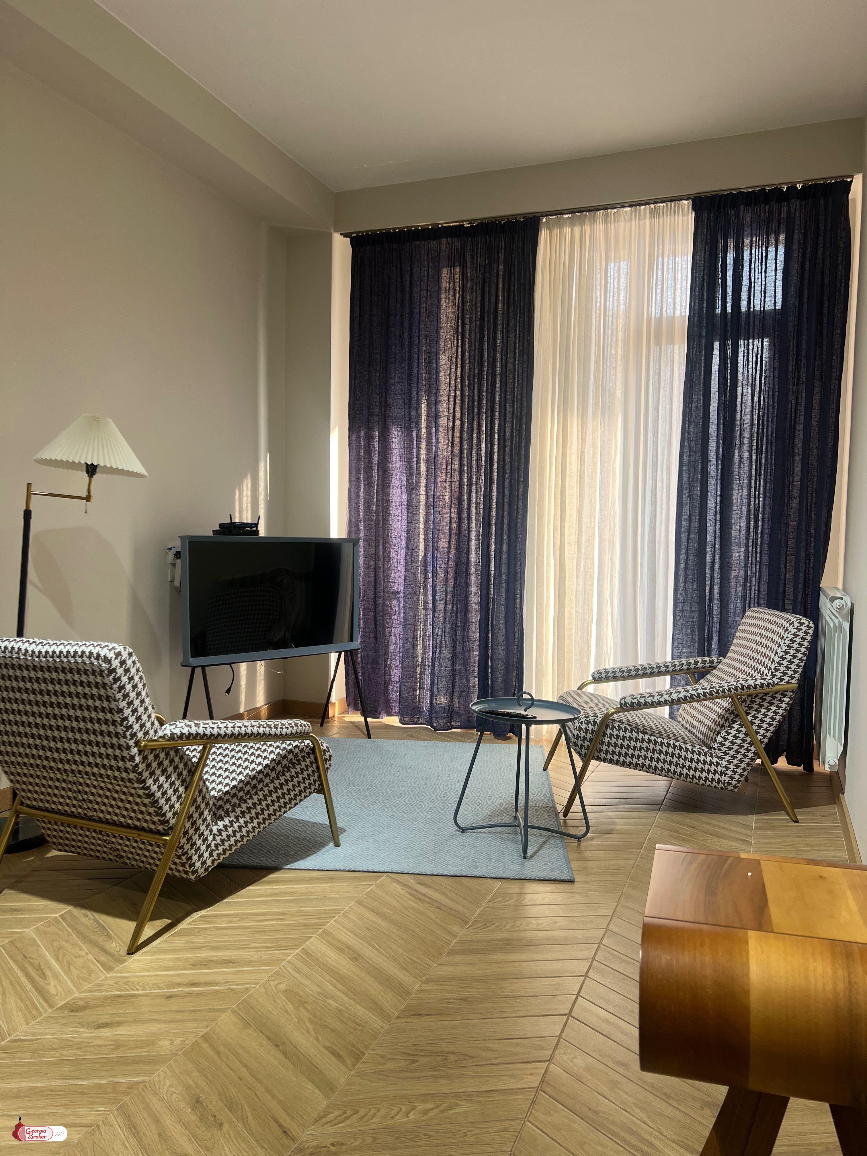 nearly repaired 2-room apartment for sale