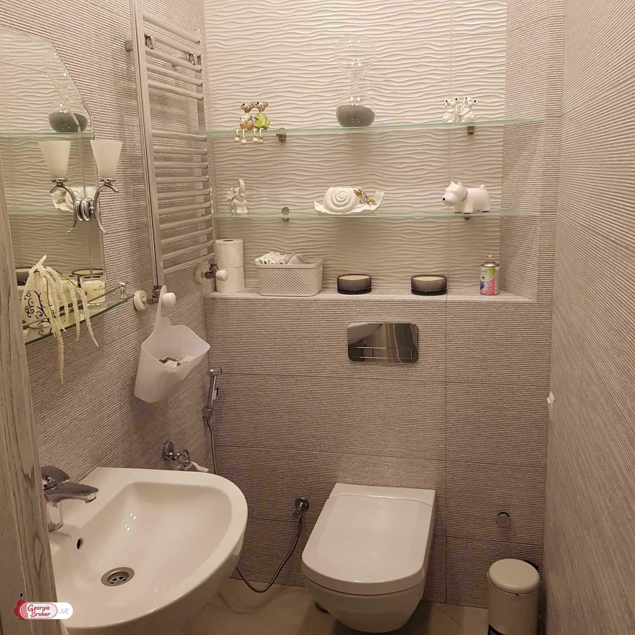 იყიდება ახალი გარემონტებული 5 ოთახიანი ბინა