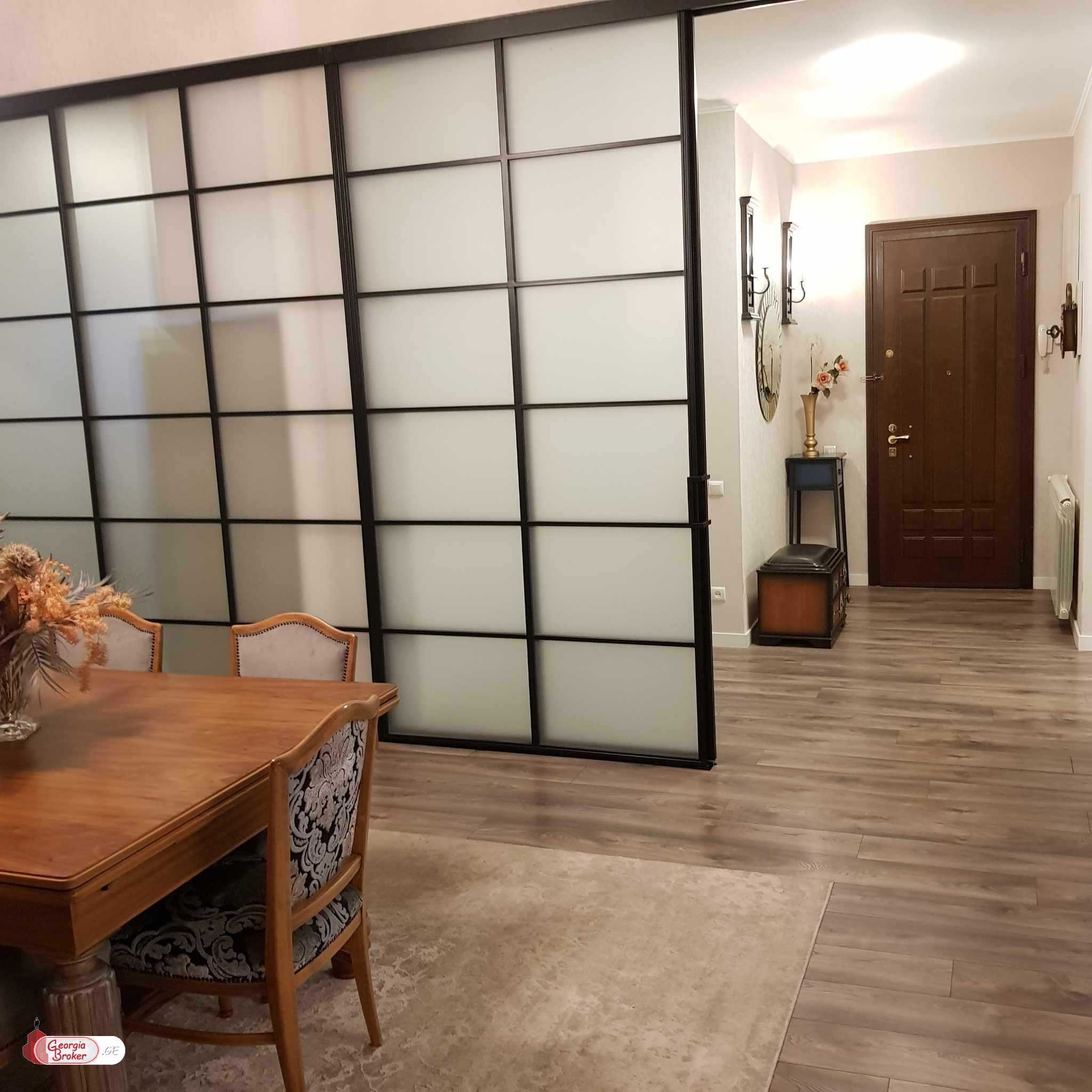 იყიდება ახალი გარემონტებული 5 ოთახიანი ბინა