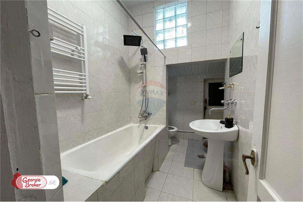 nearly repaired 5-room apartment for sale