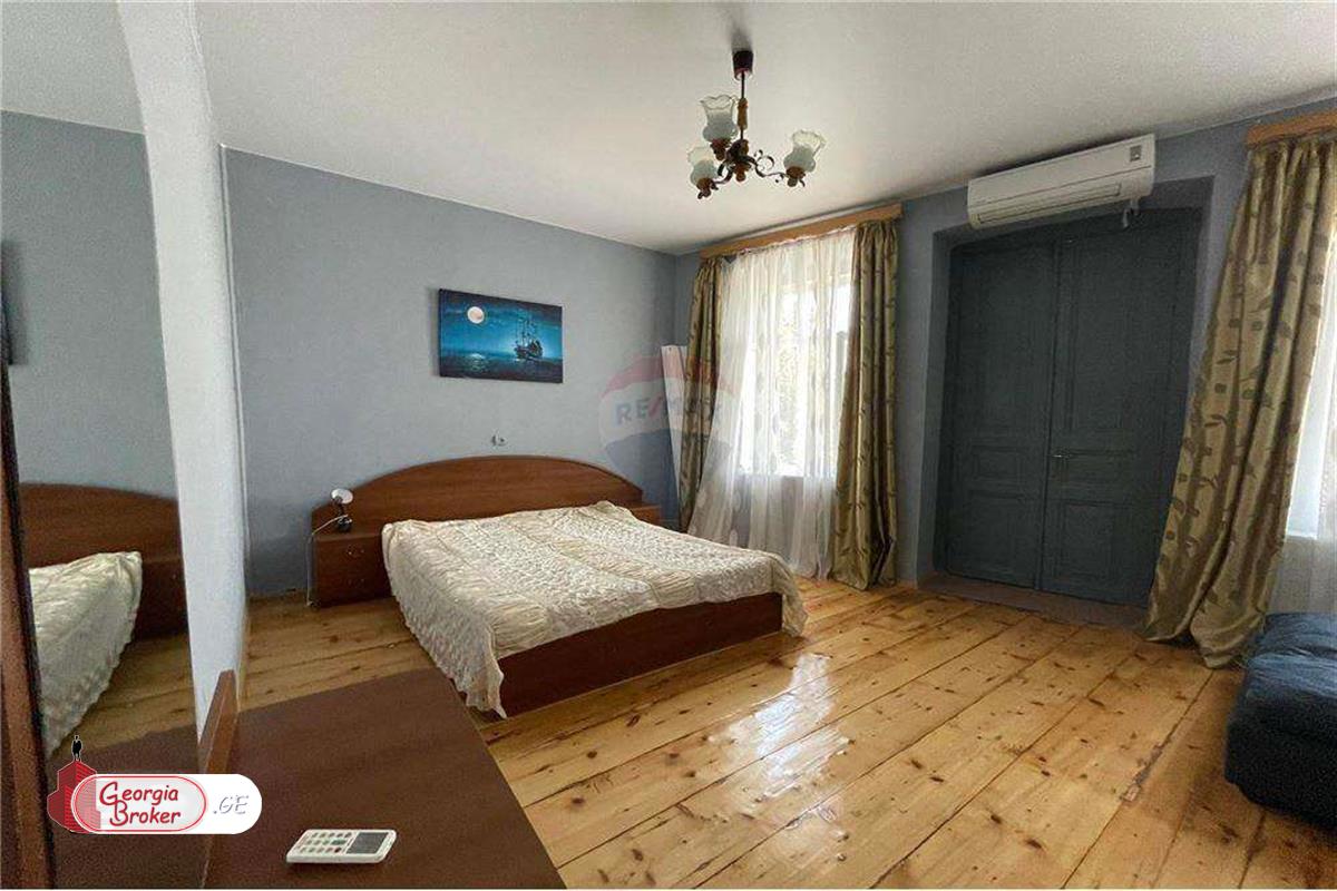 nearly repaired 5-room apartment for sale