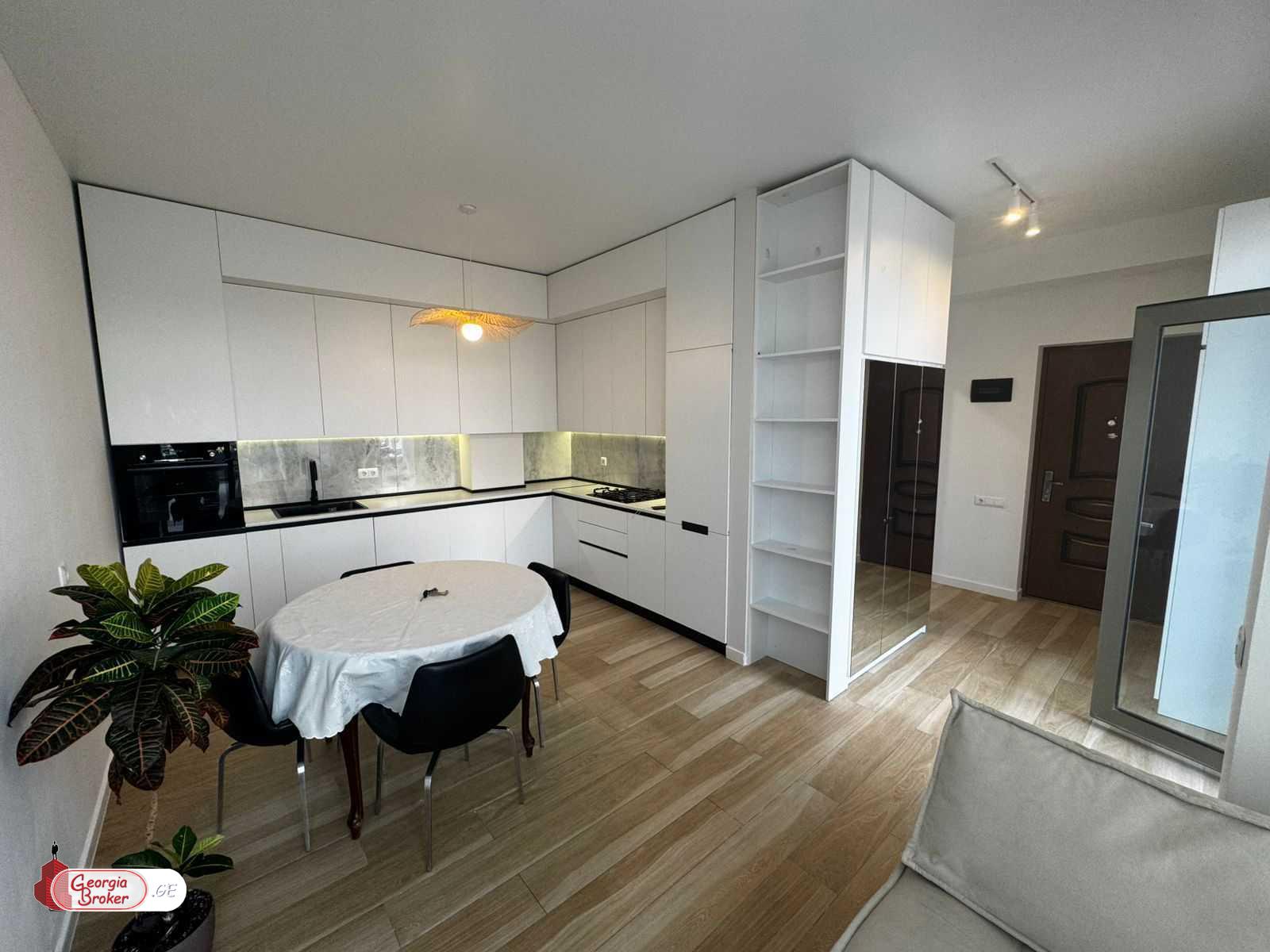 продается квартира с новым ремонтом 2-комнаты