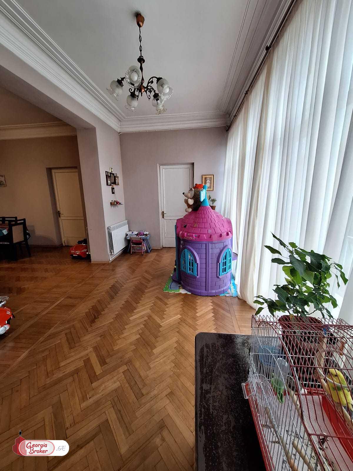 nearly repaired 3-room apartment for sale