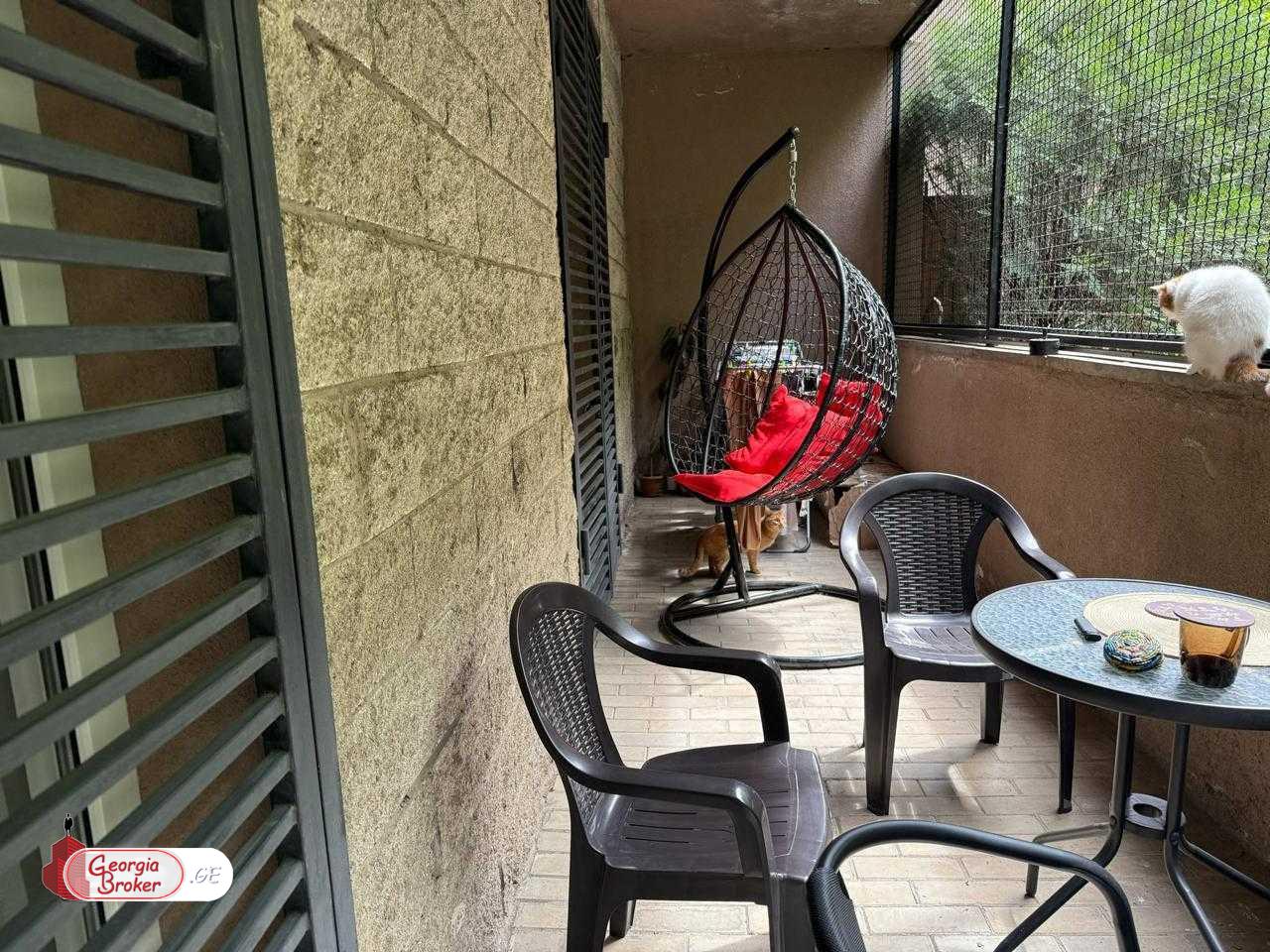 nearly repaired 3-room apartment for sale