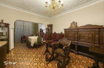 продается квартира с новым ремонтом 4-комнаты