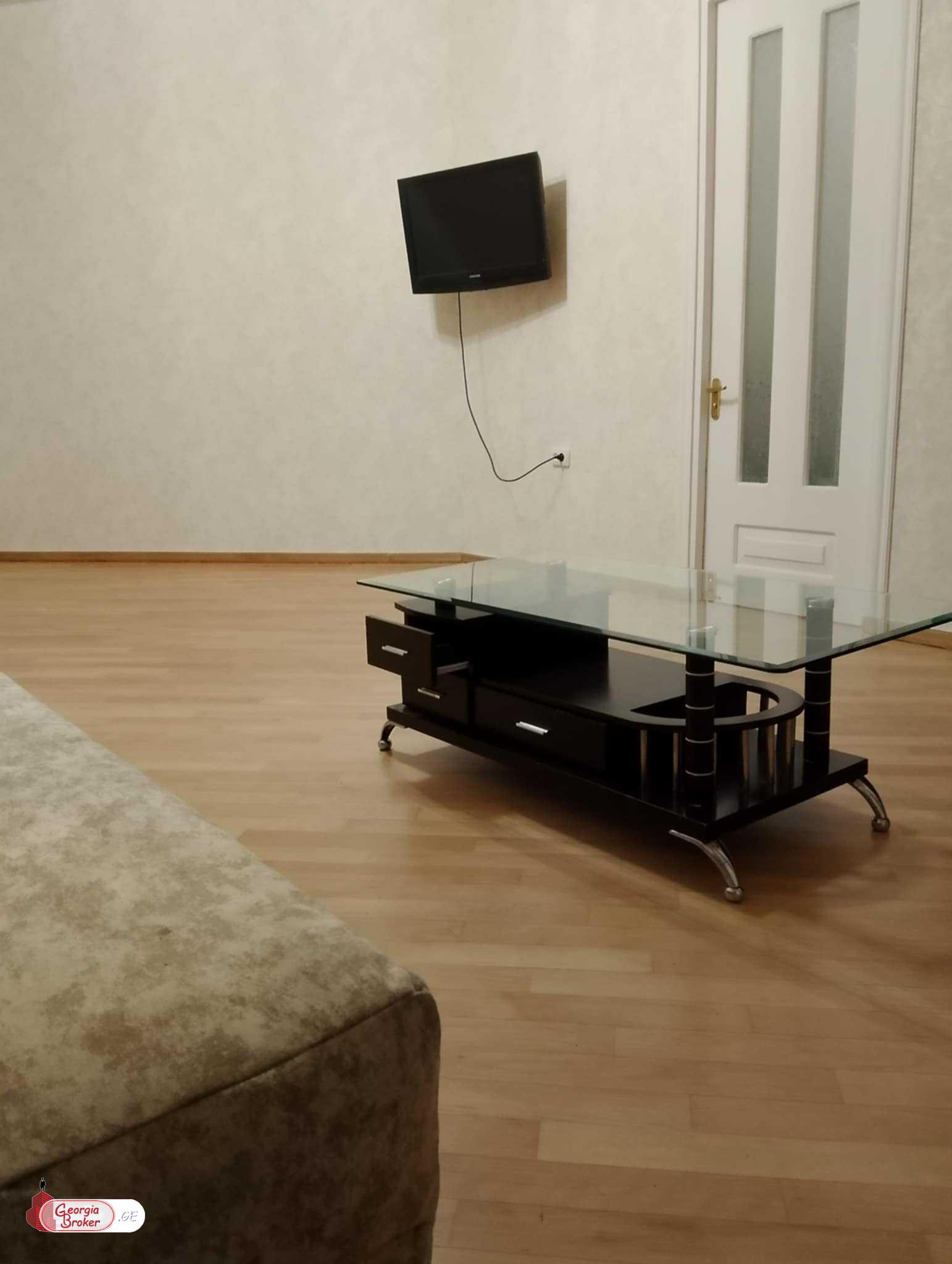 nearly repaired 3-room apartment for sale