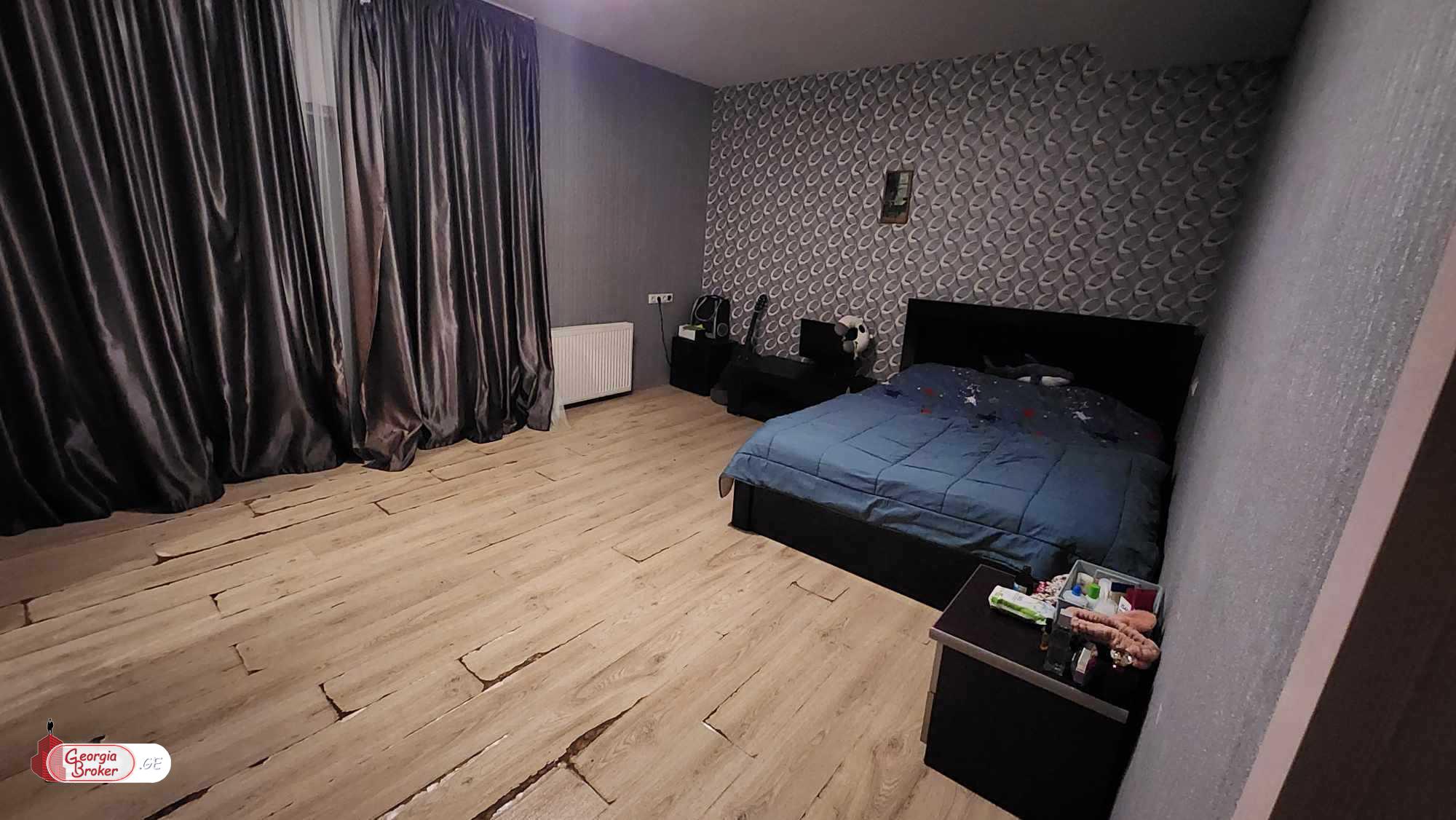 продается квартира с новым ремонтом 3-комнаты